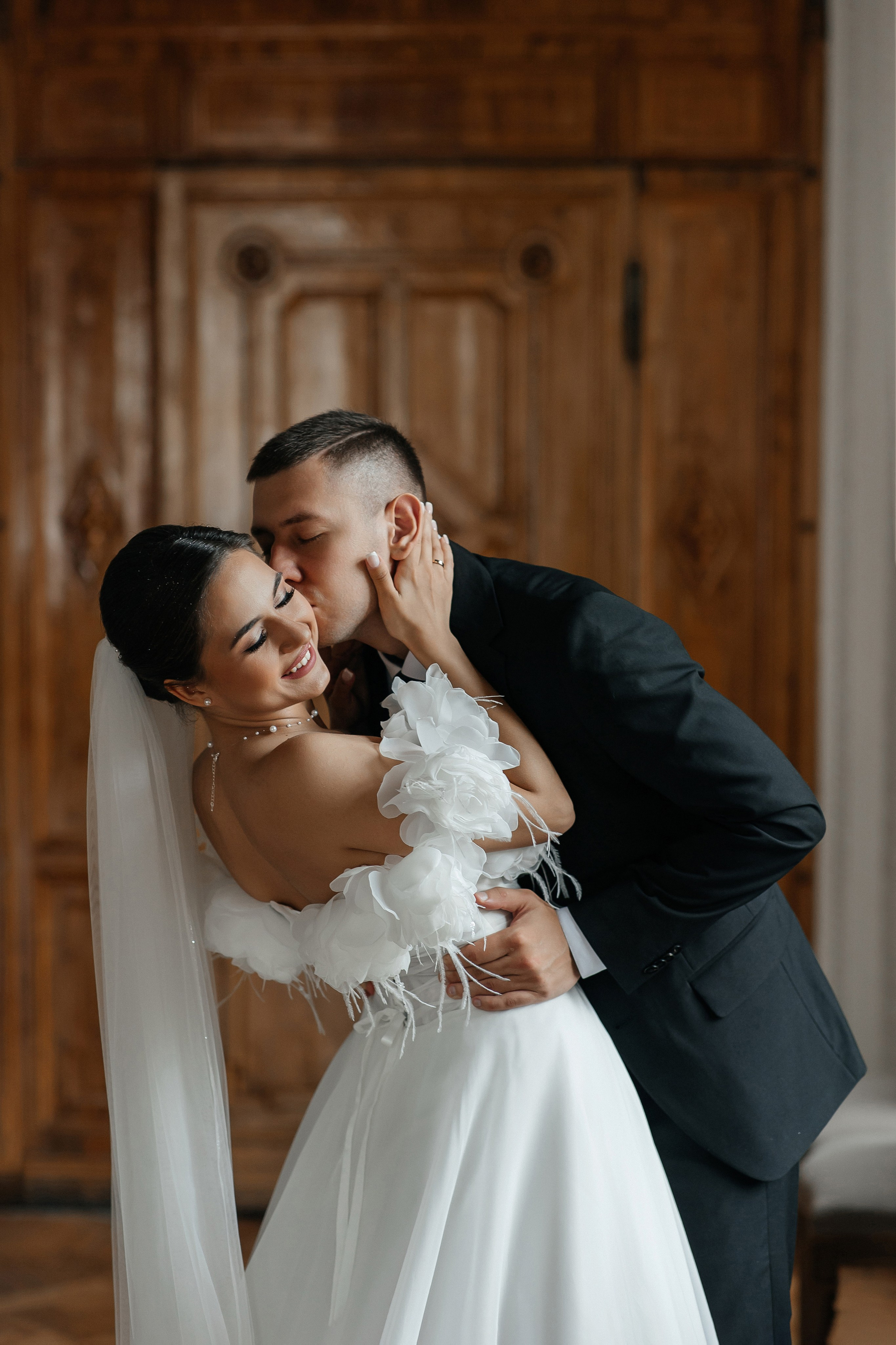 Свадебная фотосессия в библиотеке читальне Пушкина