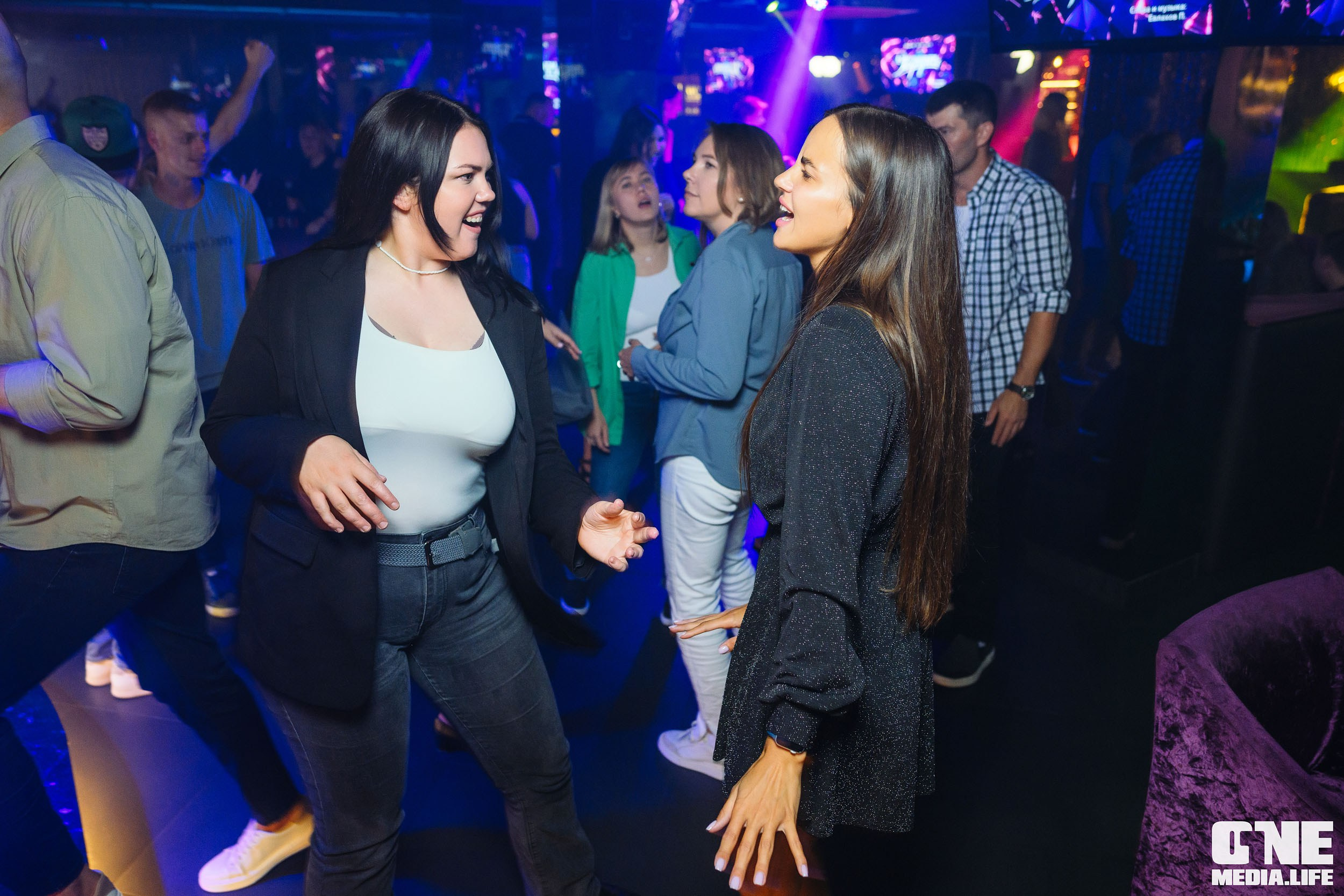 Фоторепортаж из караоке-клуба Эйфория. One Media Life: фоторепортажи, фотоотчеты с мероприятий и заведений