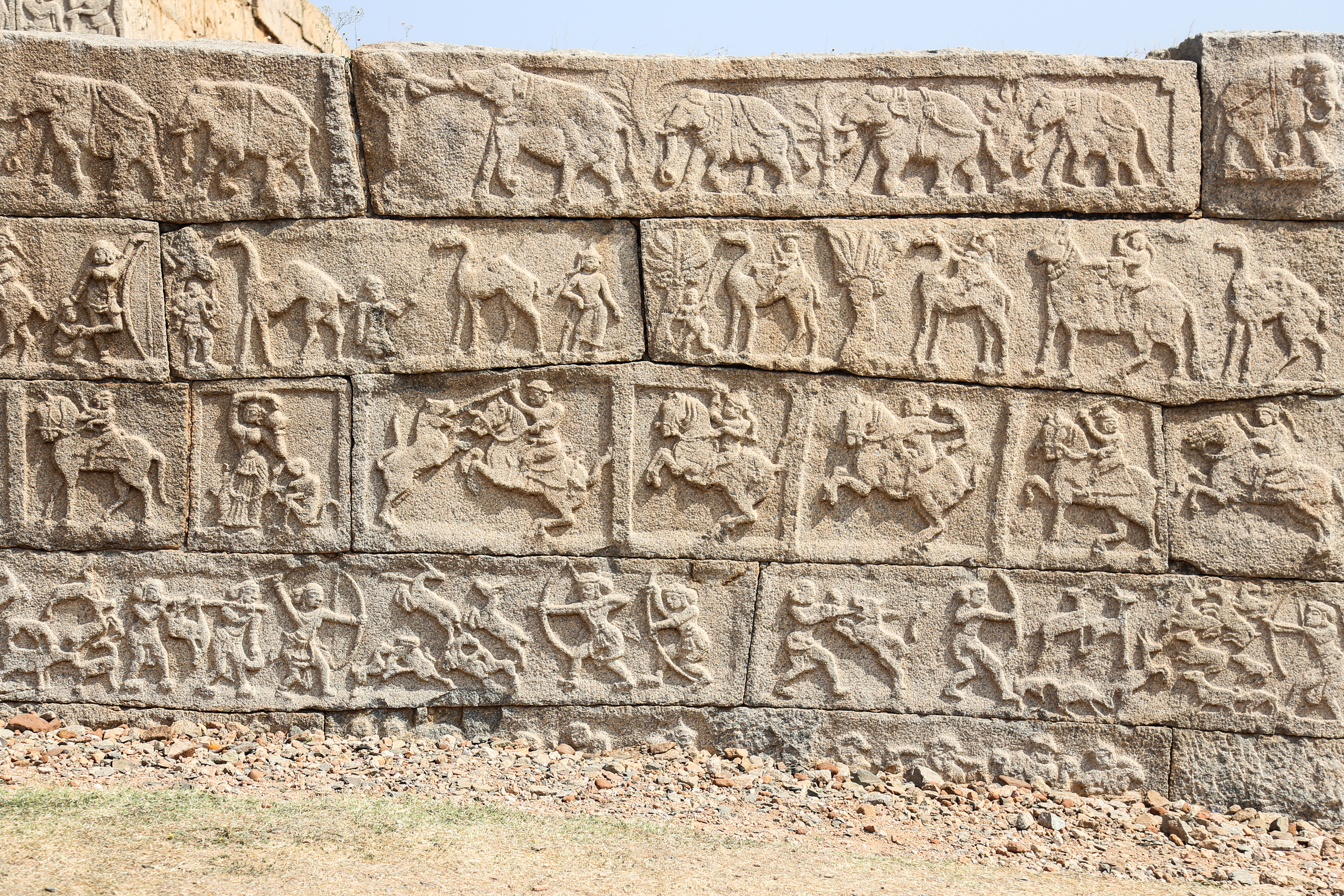 Хампи — деревня посреди руин Виджаянагара. Индия. Фотограф Юля Постнова