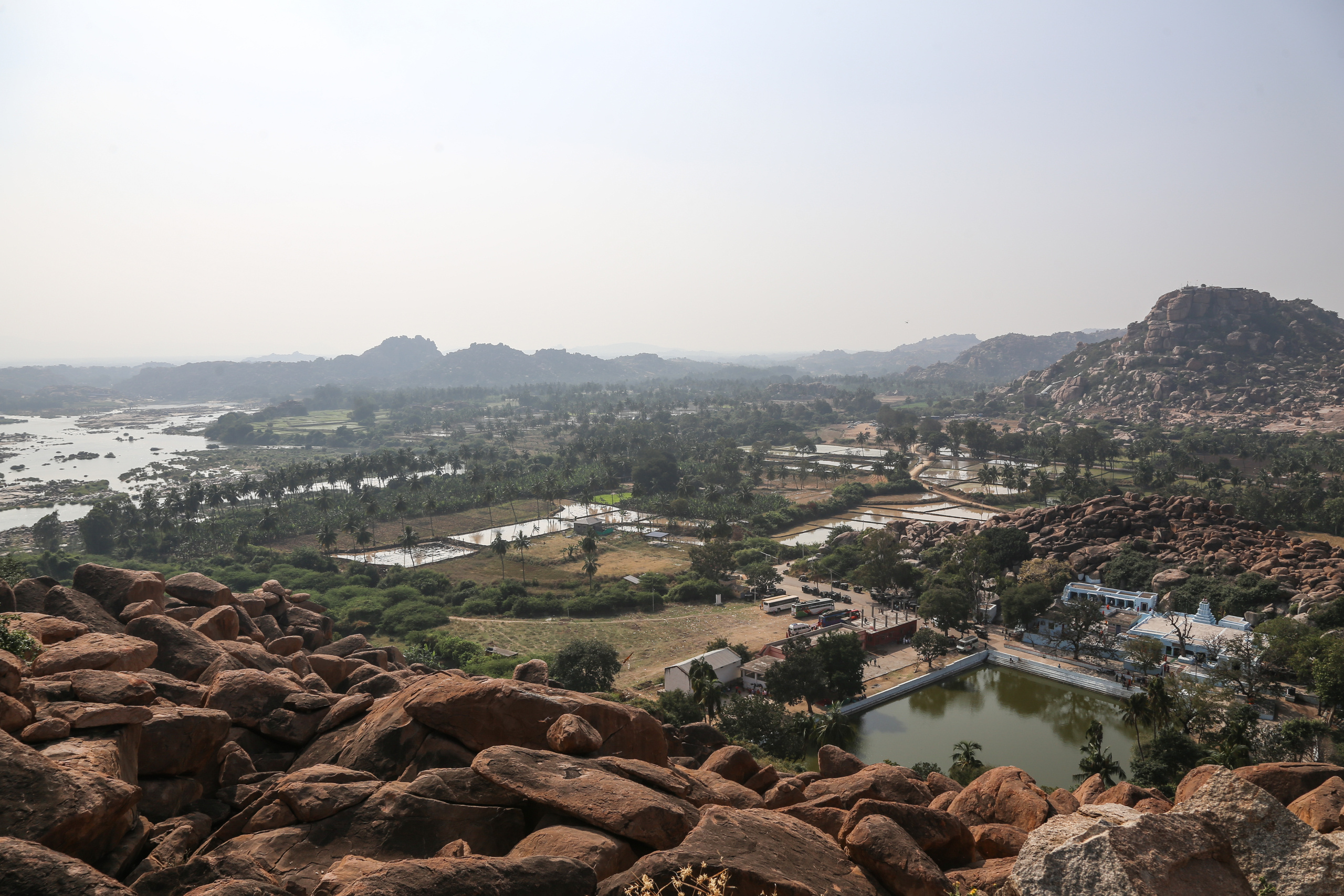 Хампи — деревня посреди руин Виджаянагара. Индия. Фотограф Юля Постнова