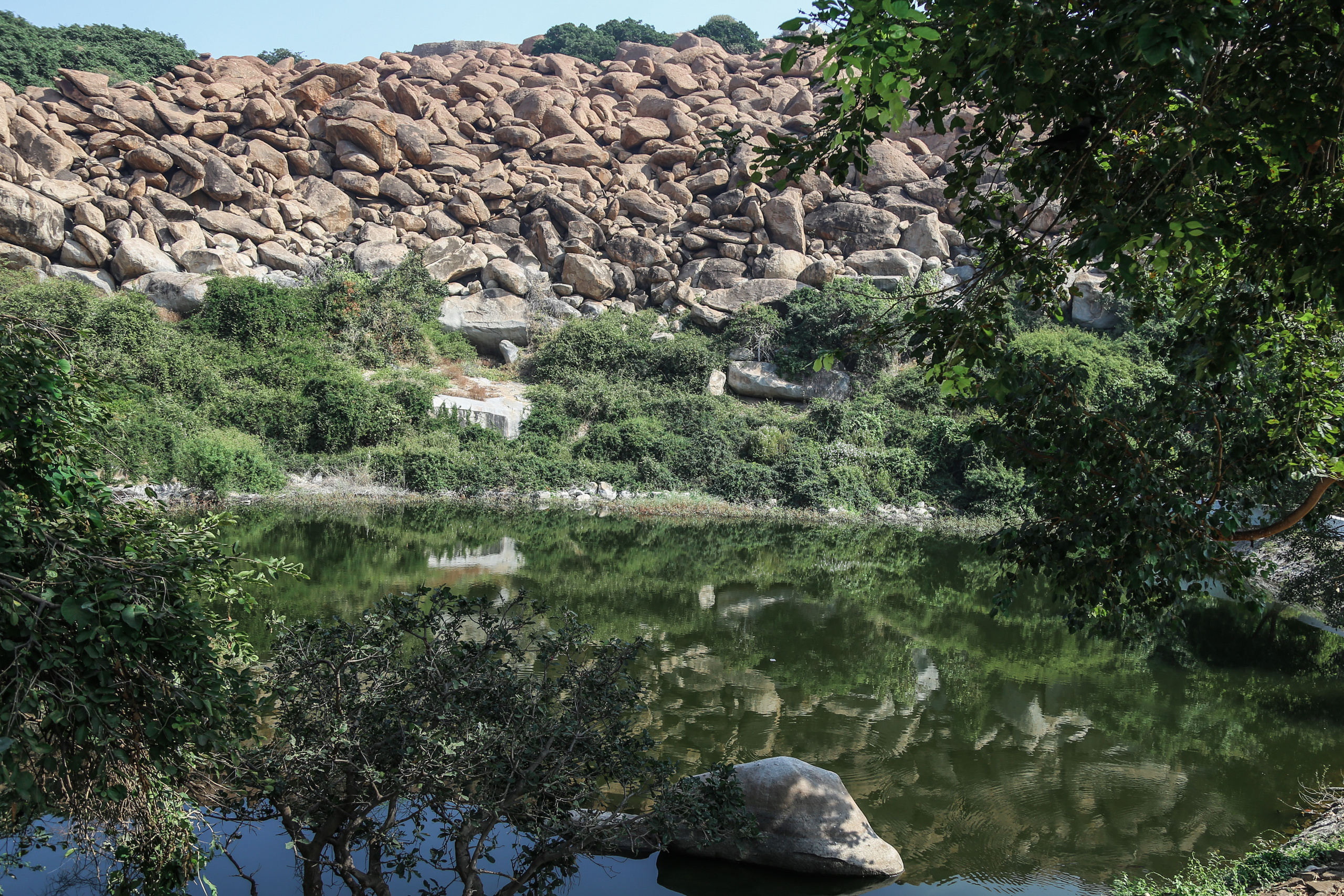 Хампи — деревня посреди руин Виджаянагара. Индия. Фотограф Юля Постнова