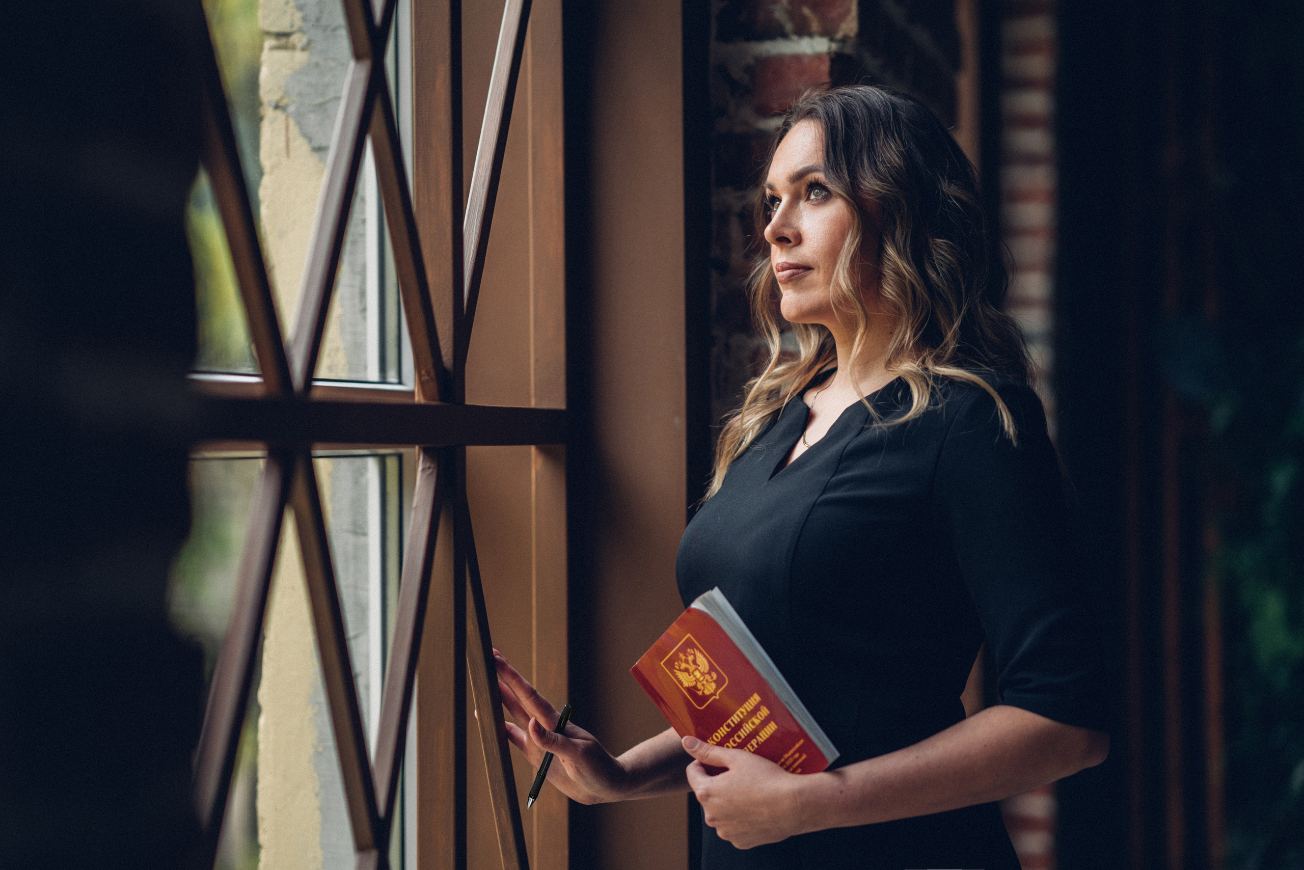 Юрист не есть сухая деревяшка из правил и ограничений. Профессиональный детский и семейный фотограф в Москве Диля Грошева