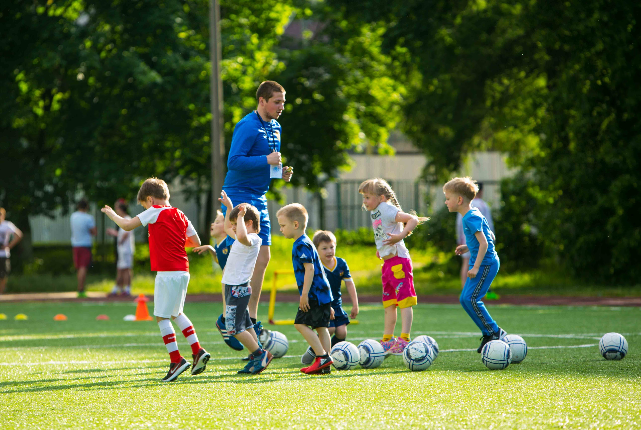 Футбольная школа «Юниор». Выпускные альбомы и школьный фотограф в Подольске, Троицке, Щербинке, Москве и Московской области
