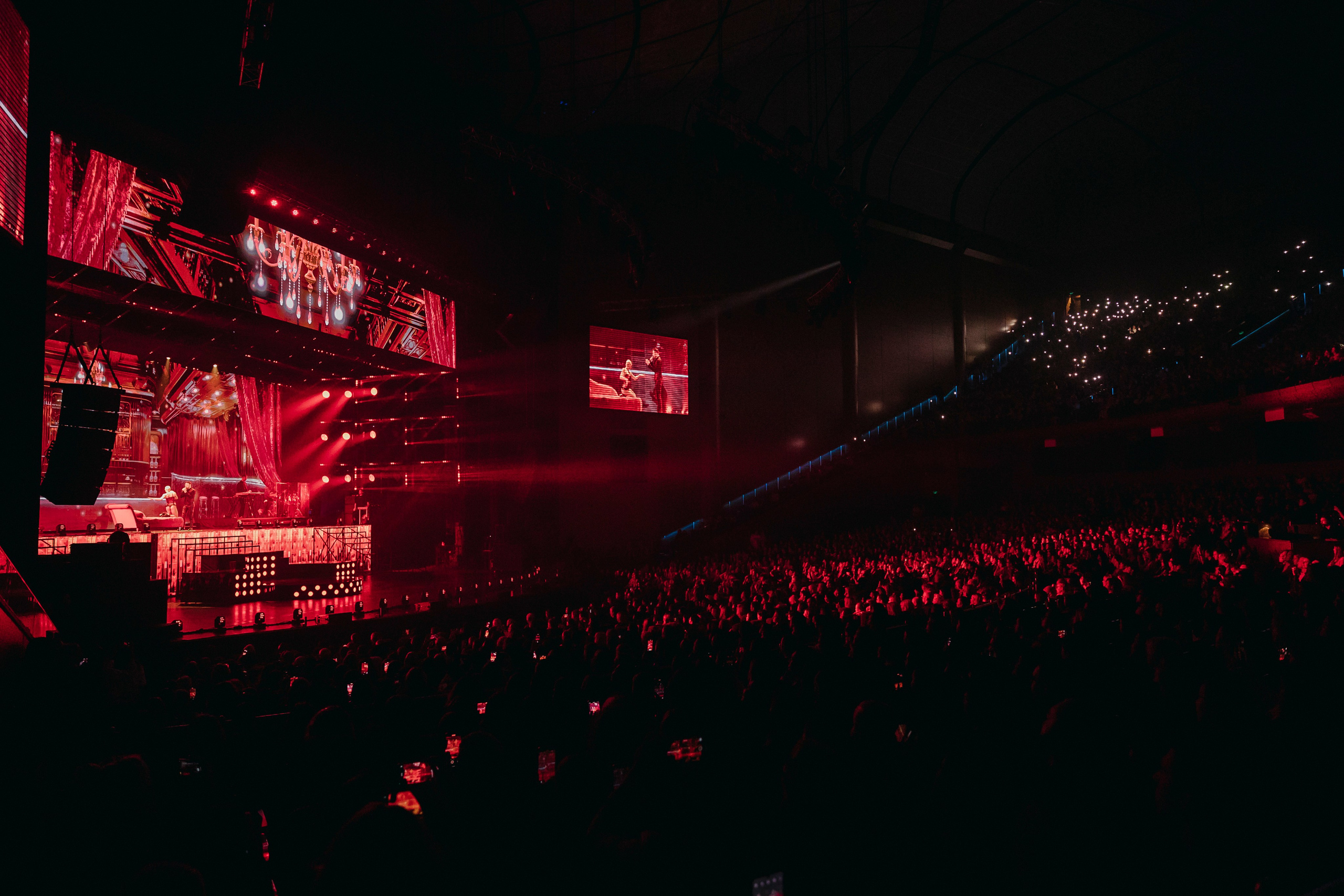 Сергей Лазарев: «Я не боюсь», Crocus City Hall. «Птичка на проводе»: информационный портал в Москве