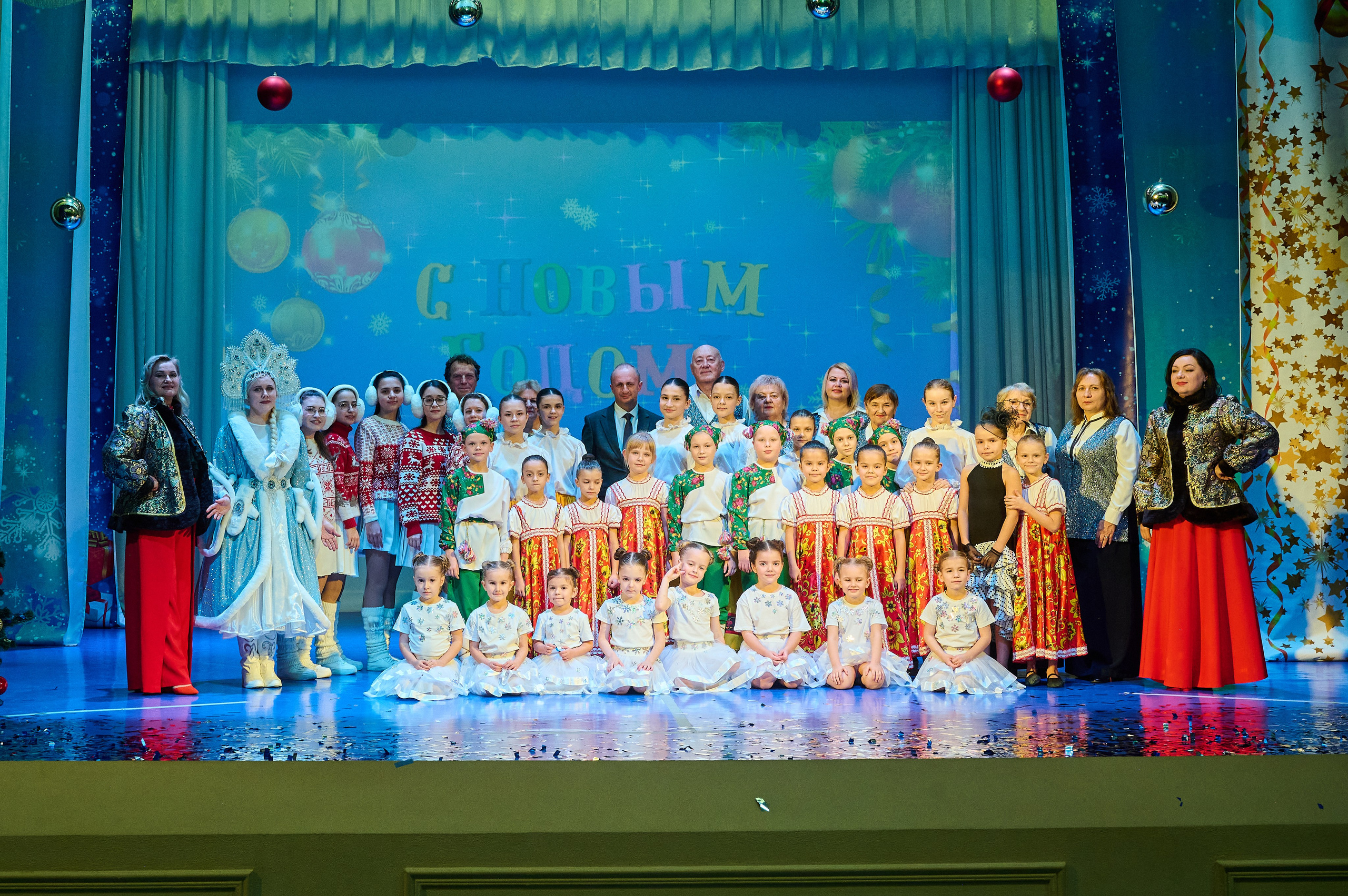 Коцерт НГ В ДК Марьина Роща. Жизнь курорта Кабардинка в фотографиях