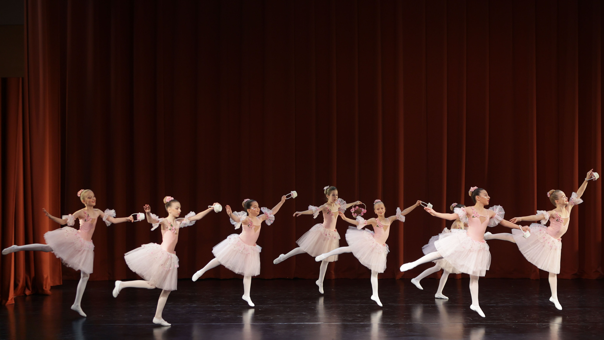 Фестиваль хореографического искусства «КУБОК ЛЕГЕНДЫ — 2025». Выпускные альбомы и школьный фотограф в Подольске, Троицке, Щербинке, Москве и Московской области