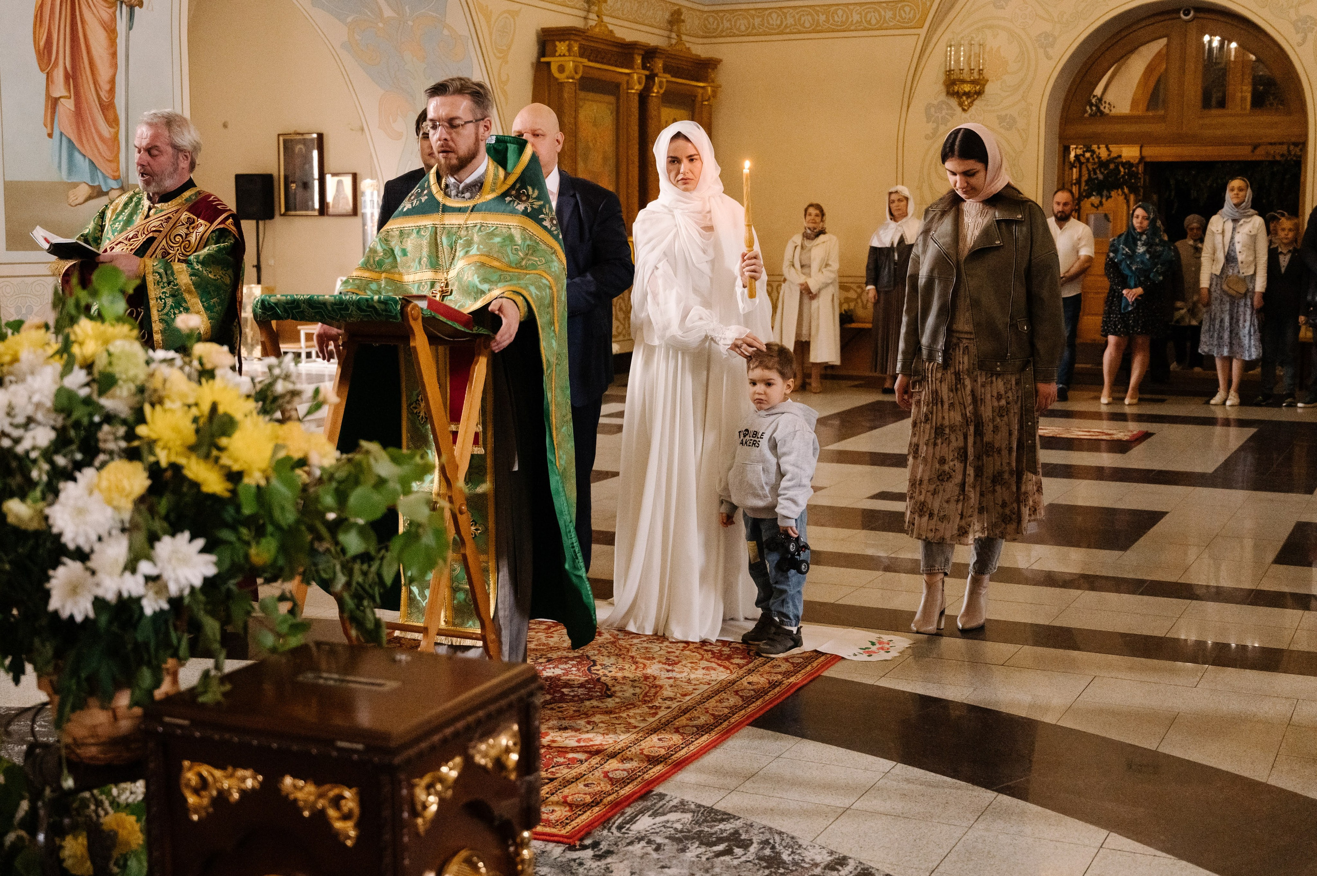 Фотосъёмка крещения в Санкт-Петербурге — Маргарита Иванова, фотограф. Профессиональный фотограф беременности в СПБ. Стильные фотосессии беременности в стиле минимализм и классическая фотография