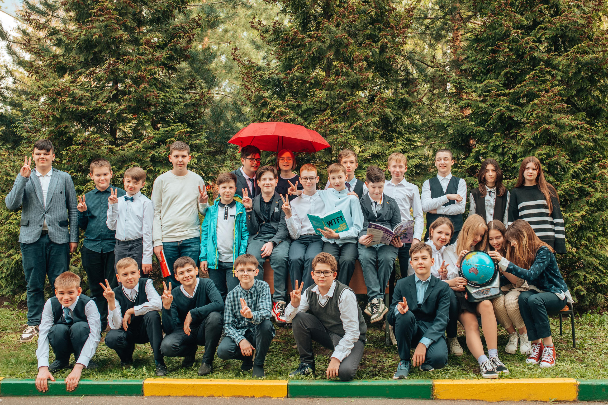 Школьные альбомы. Фотограф Алла Елисеева