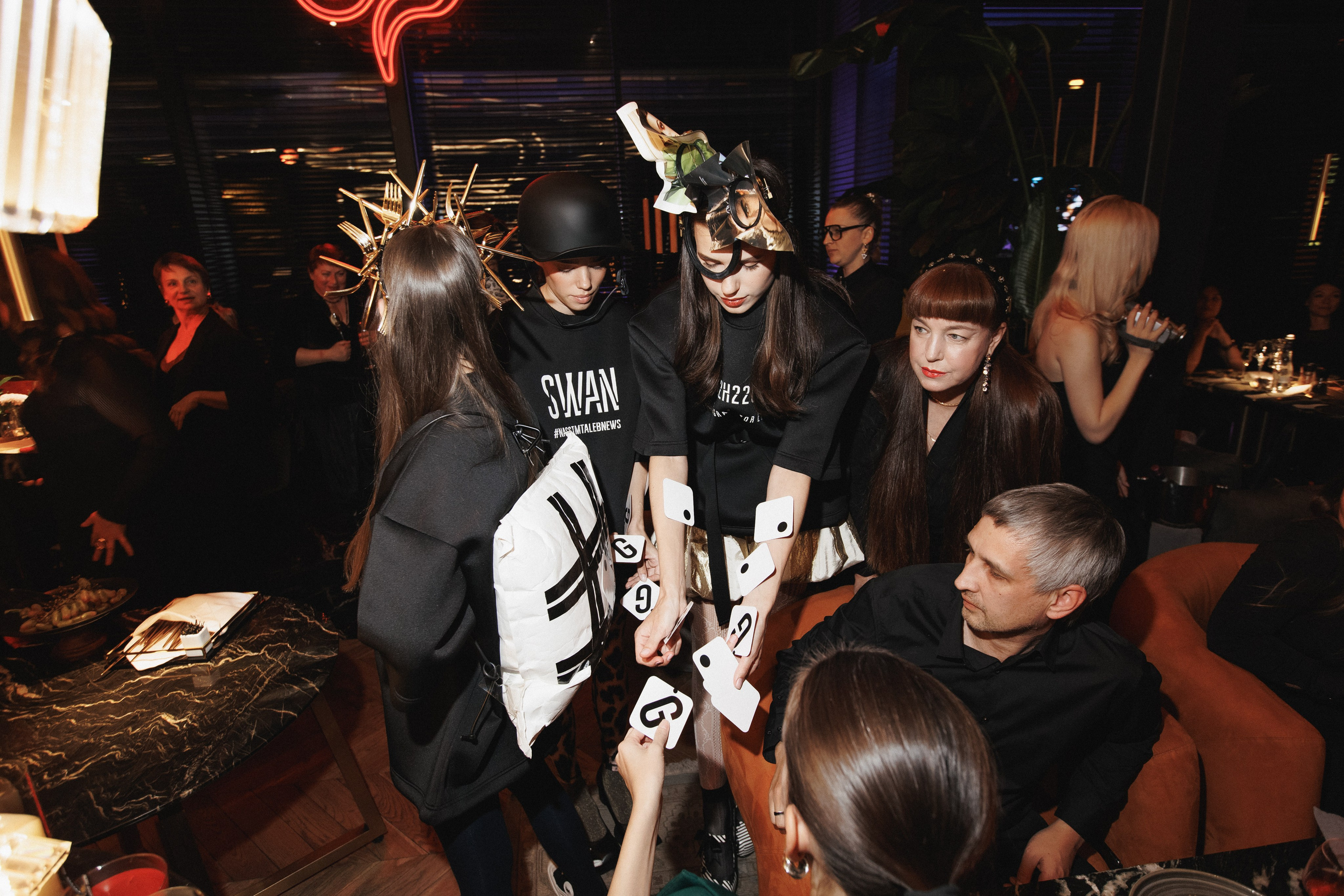 B.DAY PARTY ЖУРНАЛА •G. СВОИ. ФОТООТЧЕТЫ-СОБЫТИЯ-МЕСТА