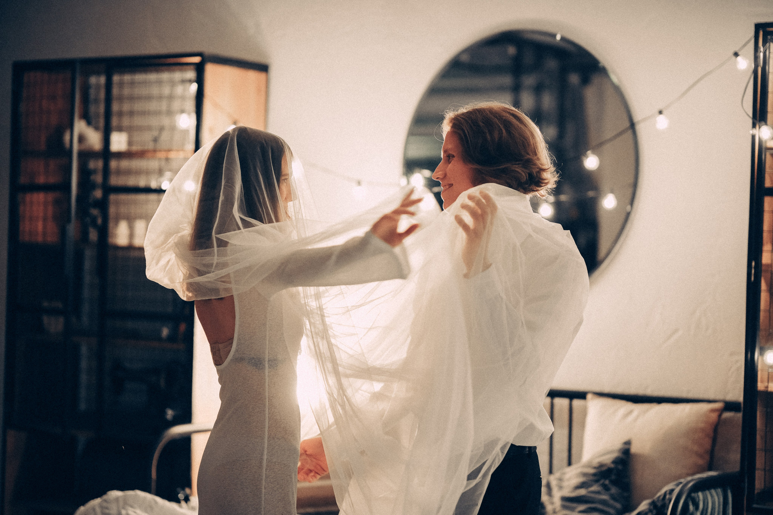 Новогодняя свадебная фотосессия в квартире. Свадебный фотограф в СПб Александр Шведов. Фотограф СПб Александр Шведов: Свадьбы, фотопрогулки, портфолио, фотопроекты