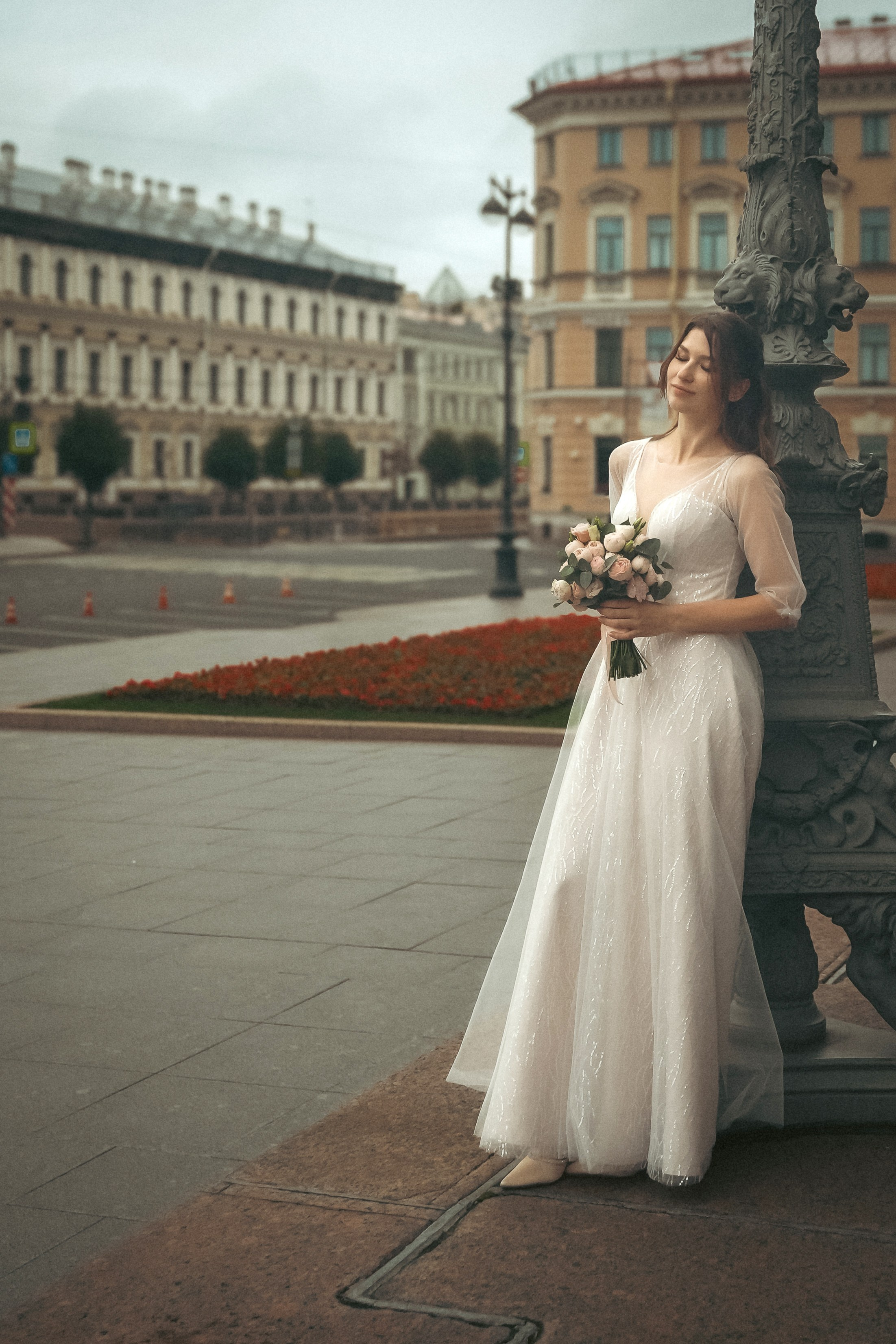 Любовный роман на Исаакиевской площади. Professional photoartist in St. Petersburg (wedding, reportage, portrait, model book, love story) Alexander Shvedov