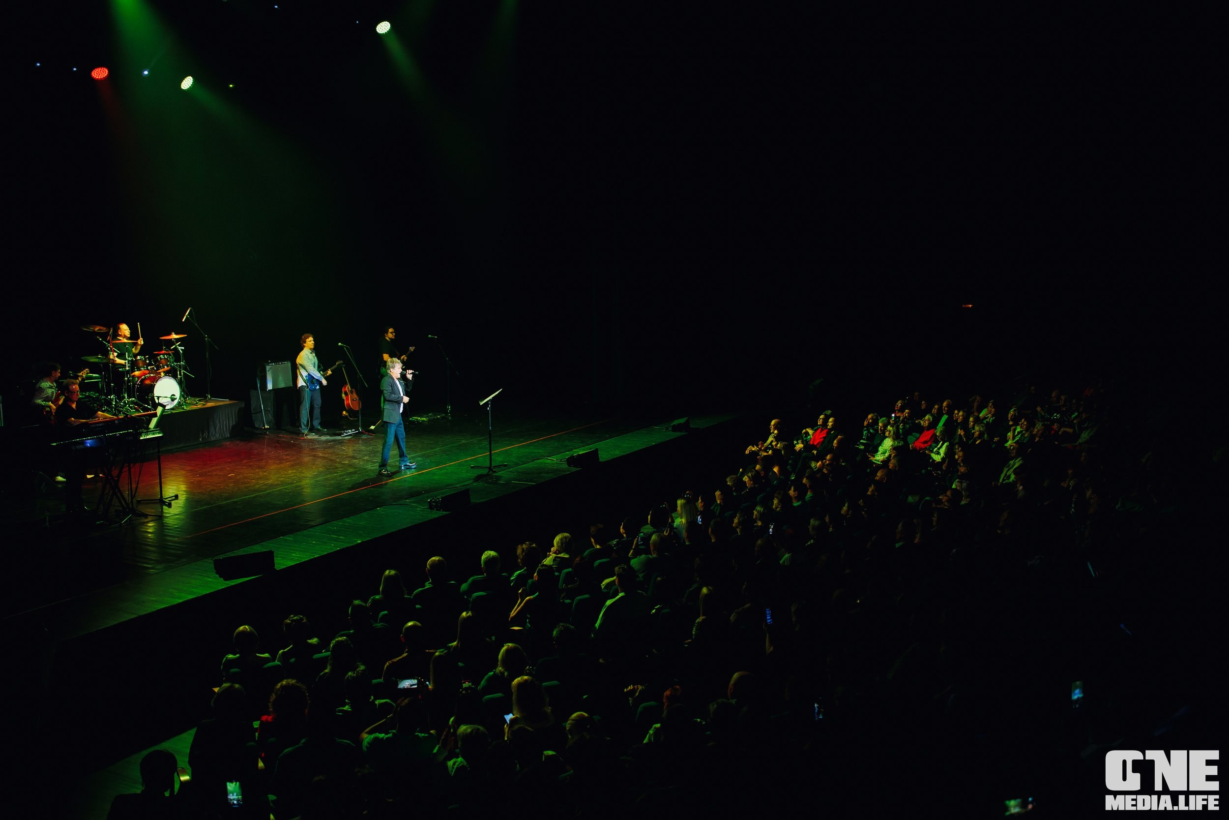 Фоторепортаж из театра эстрады Янтарь-холл. One Media Life: фоторепортажи, фотоотчеты с мероприятий и заведений