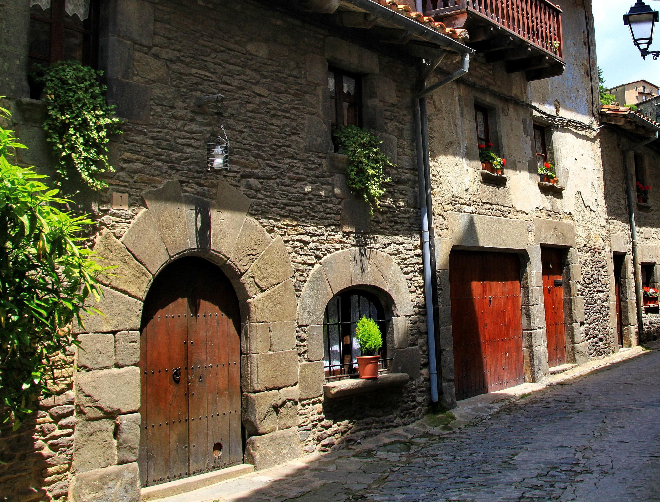 Старинные двери и окна