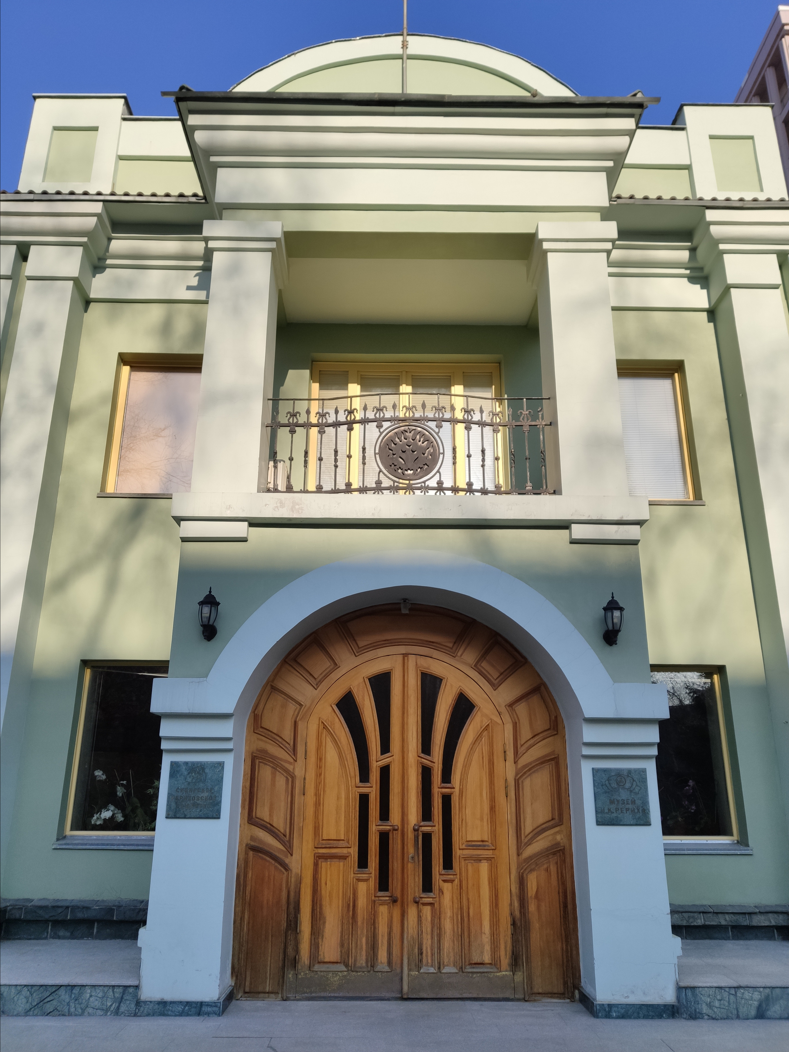 Старинные двери и окна