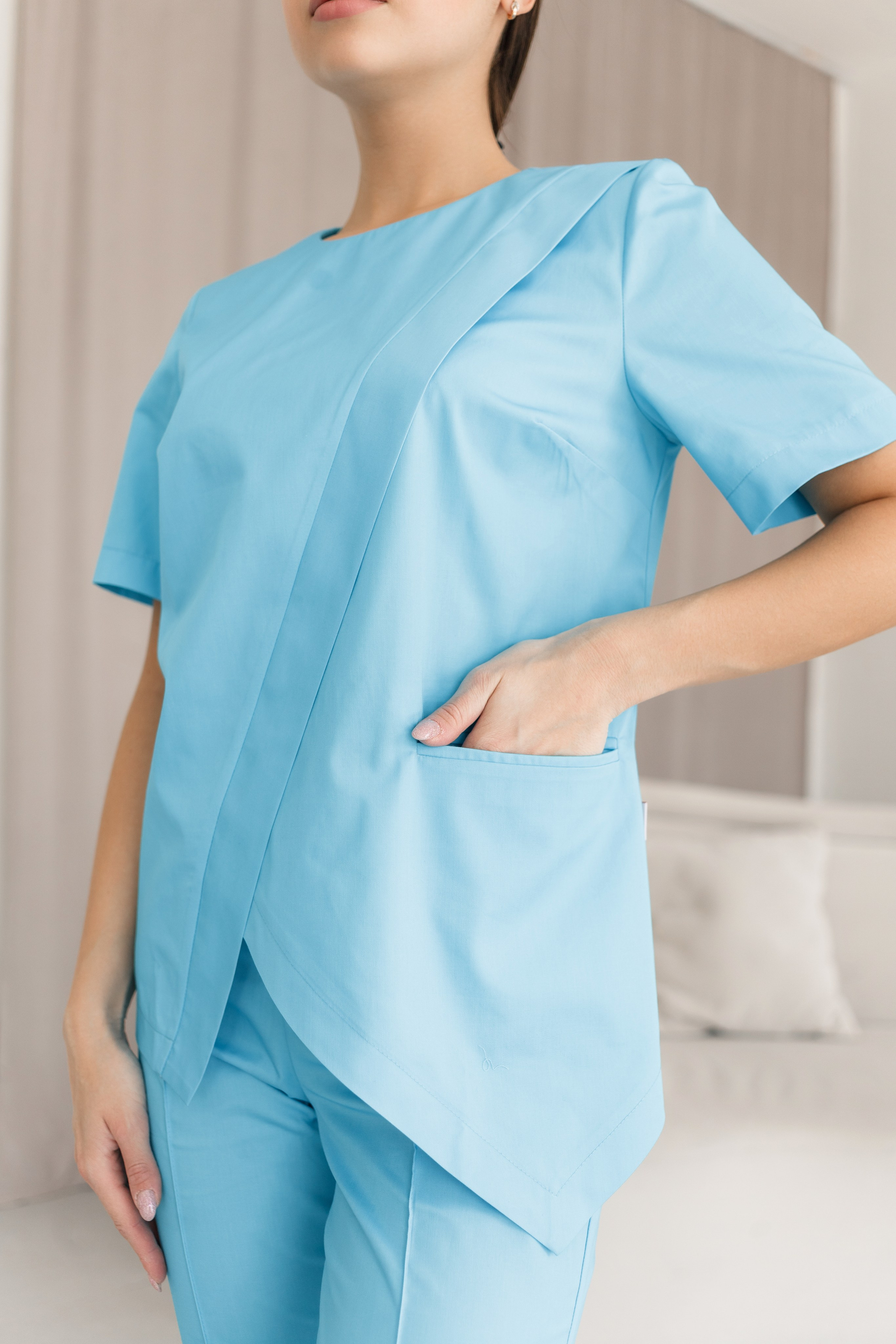 Если Вам необходима качественная и продающая каталожная съемка, лучше не экономить и доверить эту работу профессионалам. Контентный фотограф в Минске Анна Островская