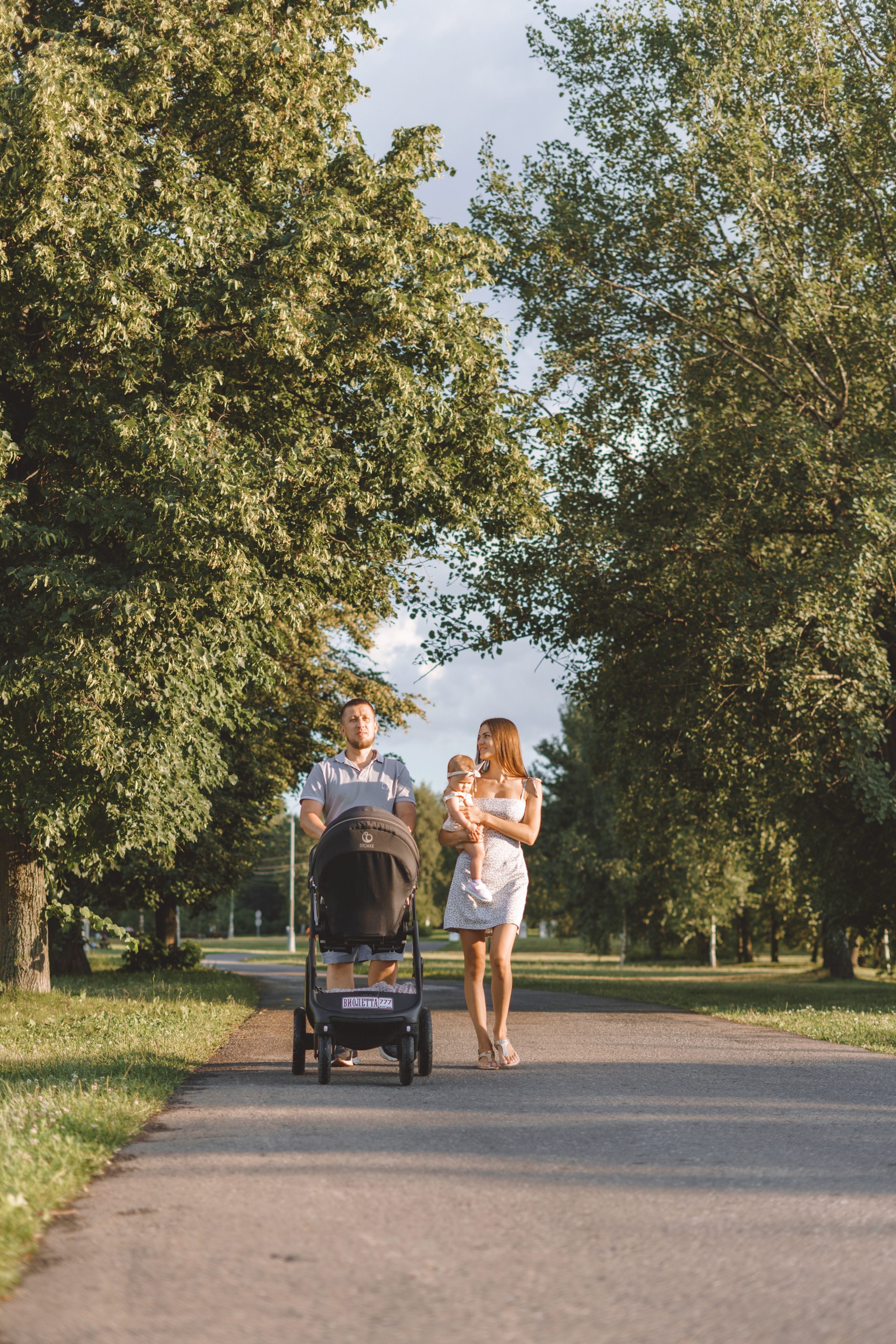 Семейная прогулочная фотосессия в Самаре. Семейный фотограф Ольга Мишустина в Самаре