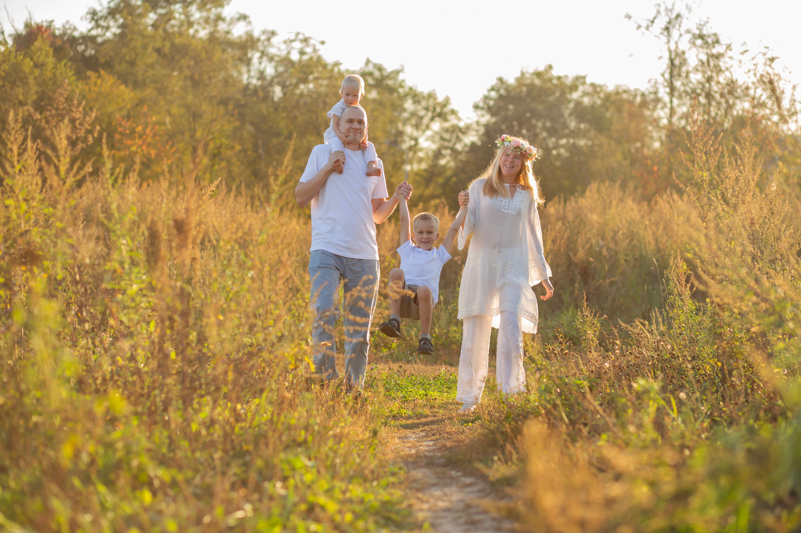 В поле…. Семейный и детский фотограф в Москве и МО — Александра