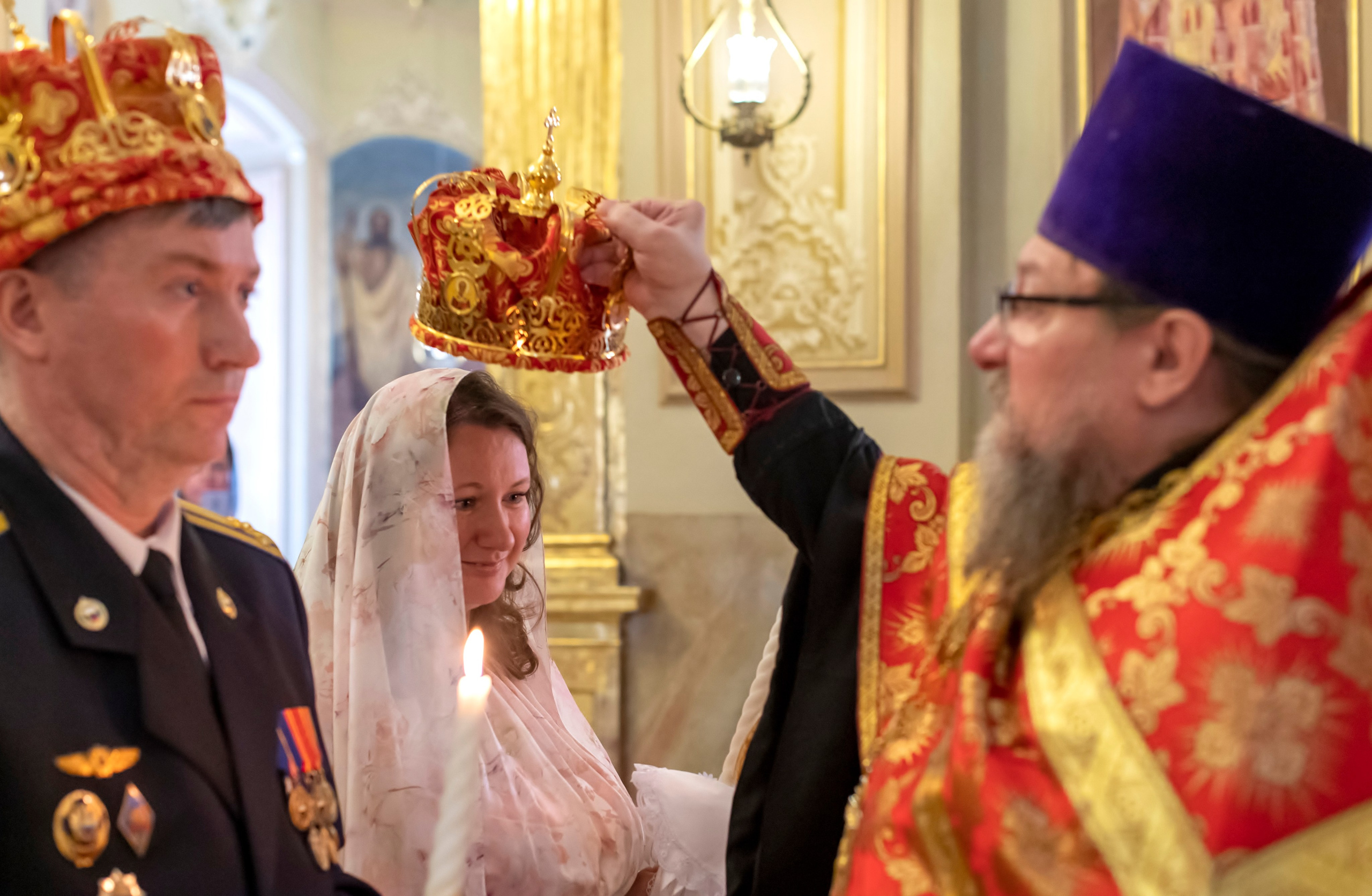 Венчание в храме Климента Папы Римского на Третьяковской. Свадебный и семейный фотограф в Москве Ирина Гончарова