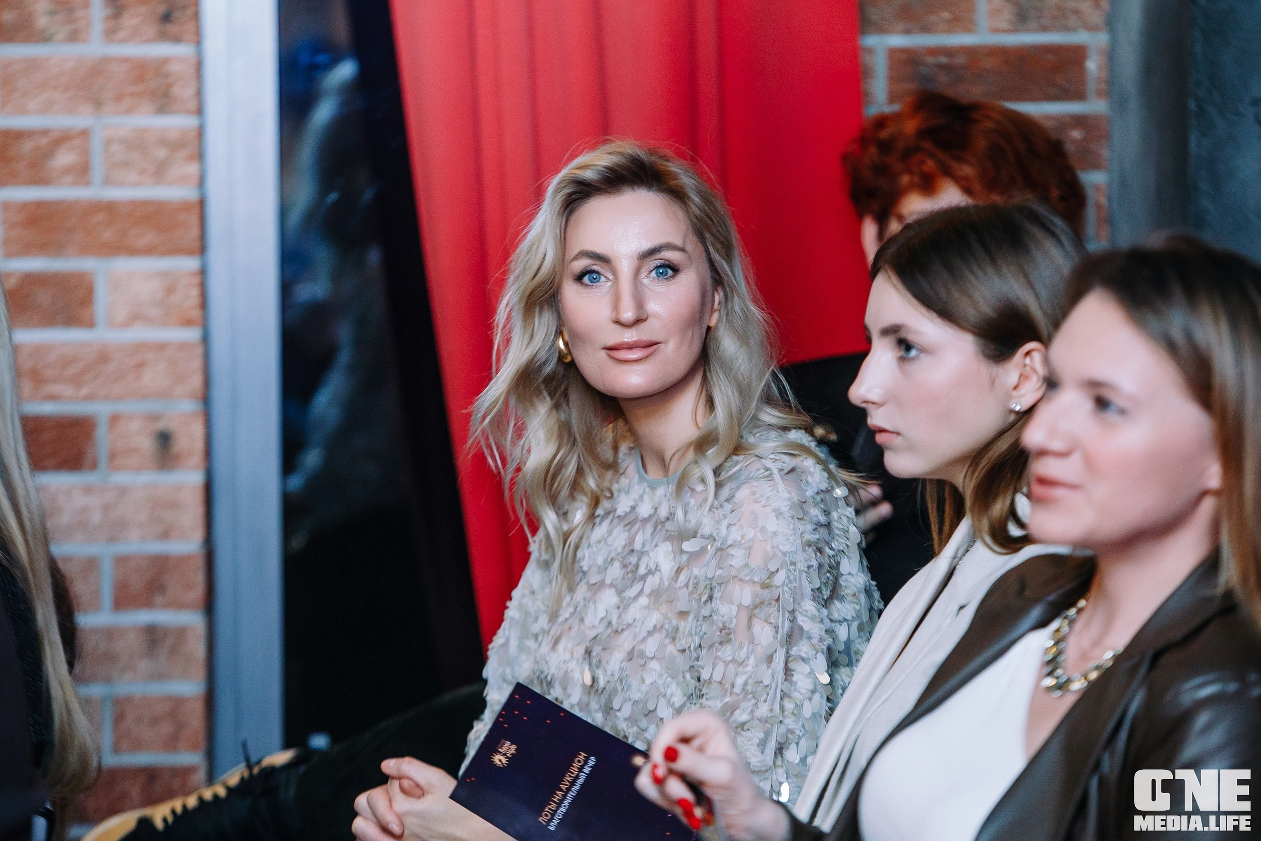 Новогодний Огонёк от Верю в Чудо. One Media Life: фоторепортажи, фотоотчеты с мероприятий и заведений