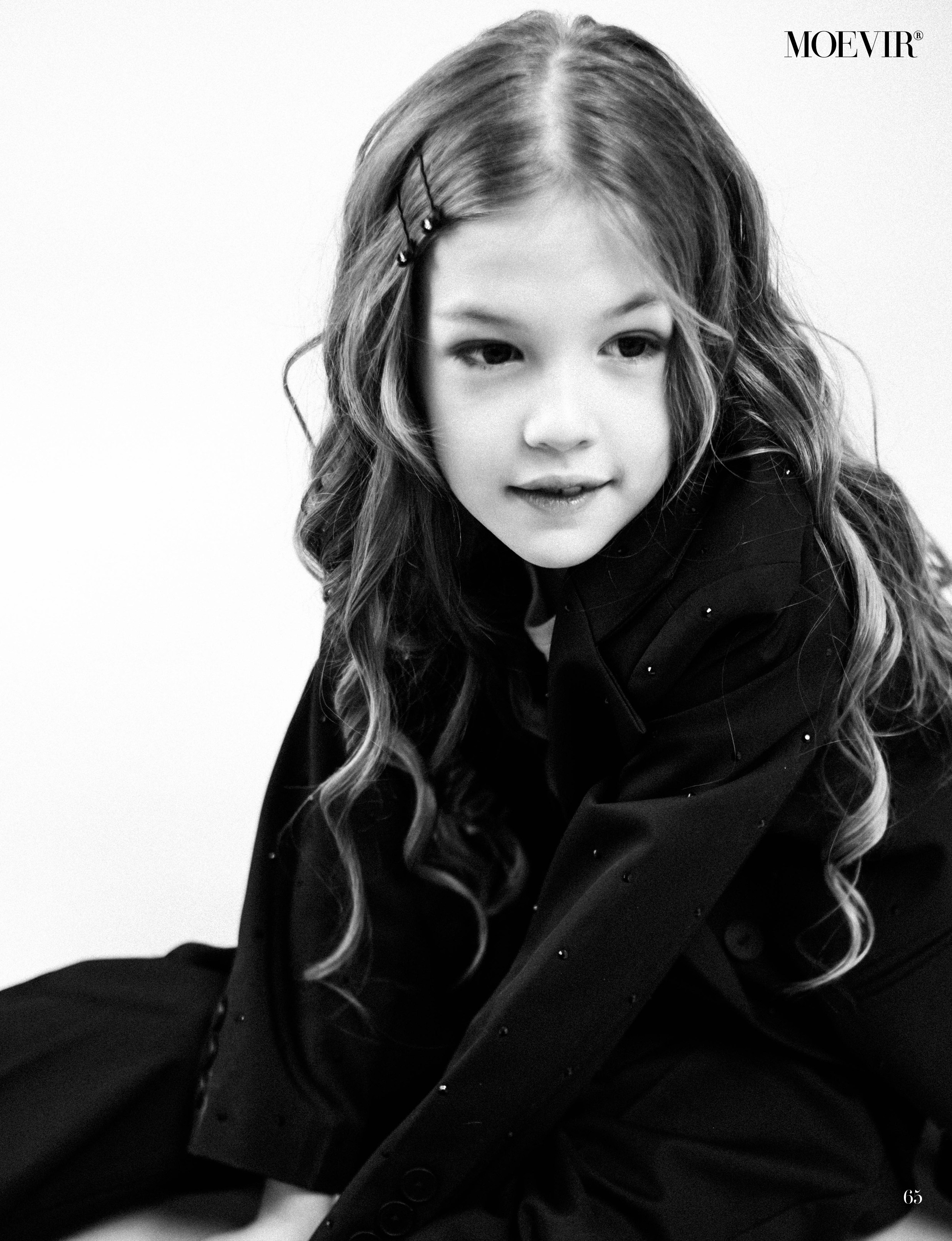 MOEVIR Paris Fe 25. Съёмки для брендов в Крыму / Стилист / Продюсер / Женя Мамай