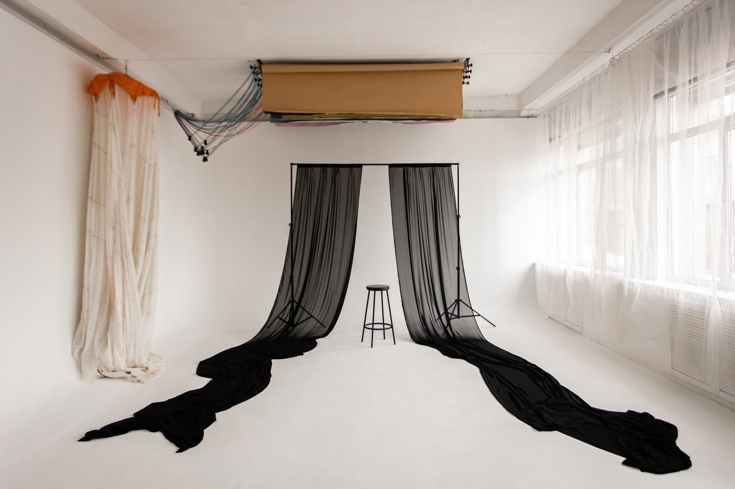 Фотостудии Севастополя. Лучшие фотостудии Севастополя. Фото интерьера фотостудий. Актуальные фото фотостудий Севастополя. Профессиональная фотосъемка в Крыму. Натуральные эмоции и живые кадры. Забронируйте дату прямо сейчас!