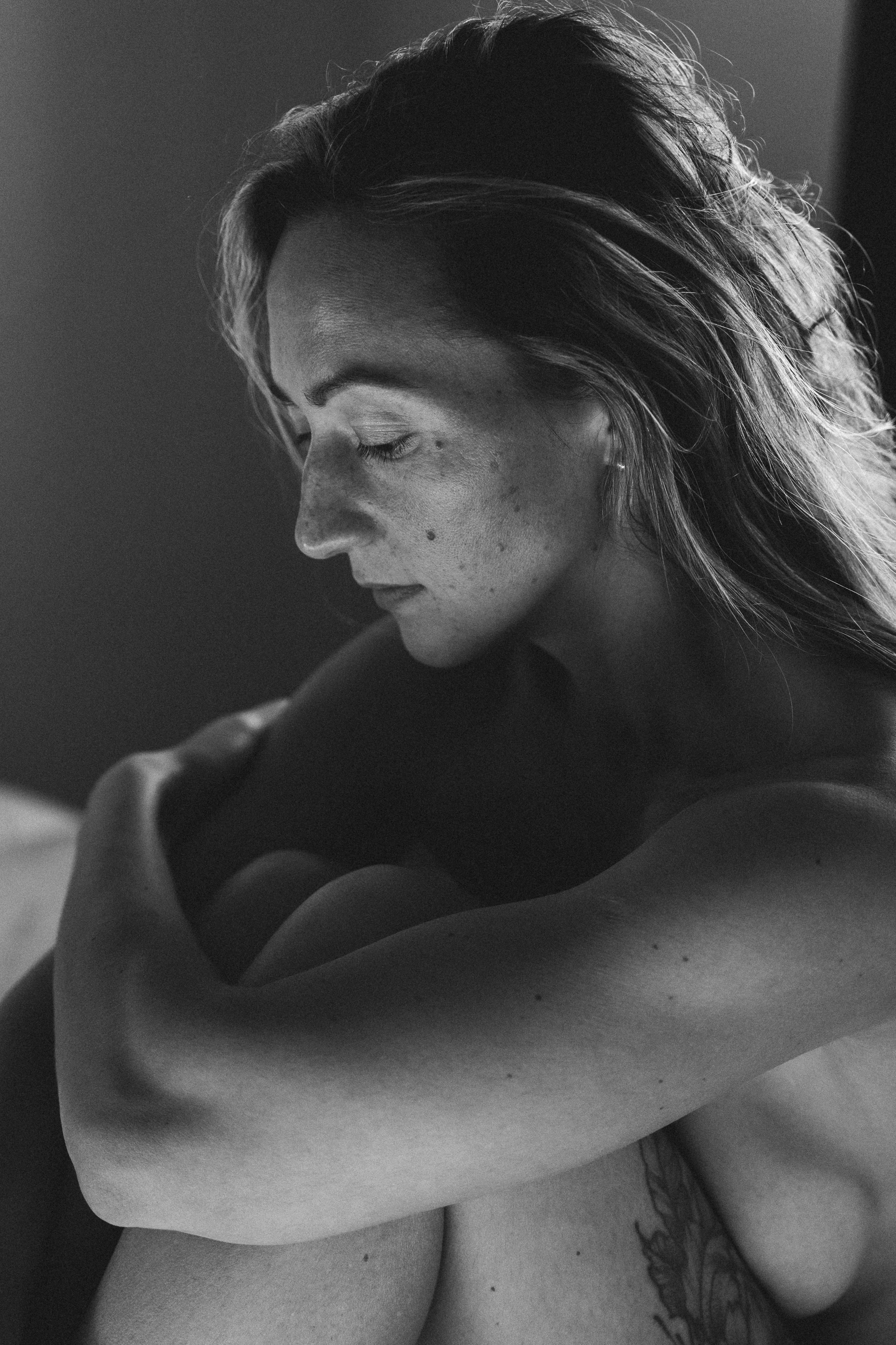 ESSENZA DELLA FEMMINILITÀ. Fotografa di Famiglia in Toscana, Lucca