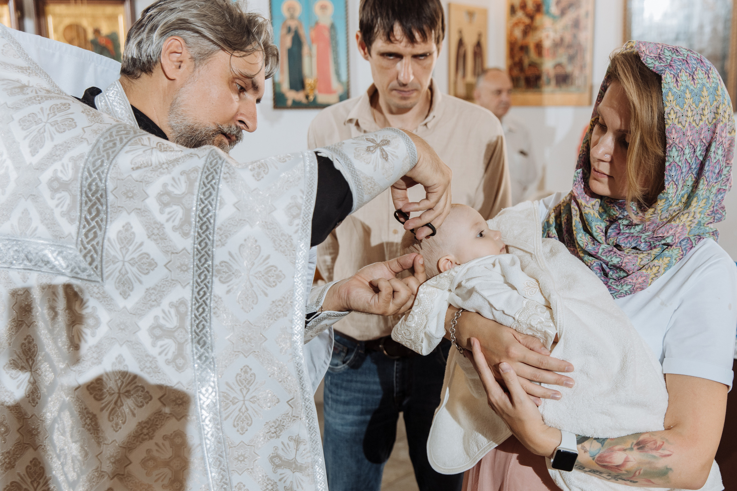 Талантливый фотограф на крещение в Храме Георгия Победоносца. Свадебный фотограф в Абхазии, Сухум, Гагра, Сочи