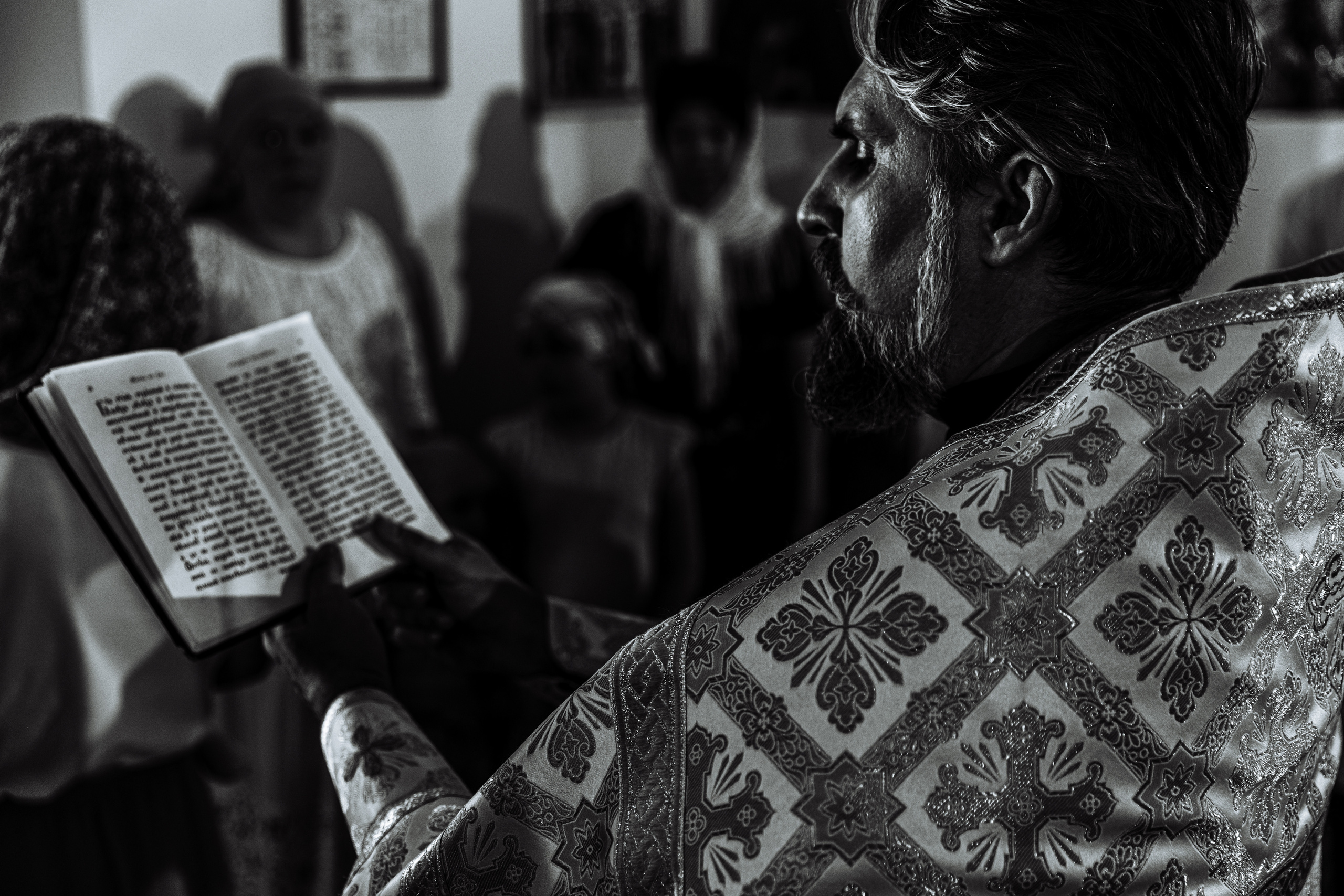 Талантливый фотограф на крещение в Храме Георгия Победоносца. Свадебный фотограф в Абхазии, Сухум, Гагра, Сочи