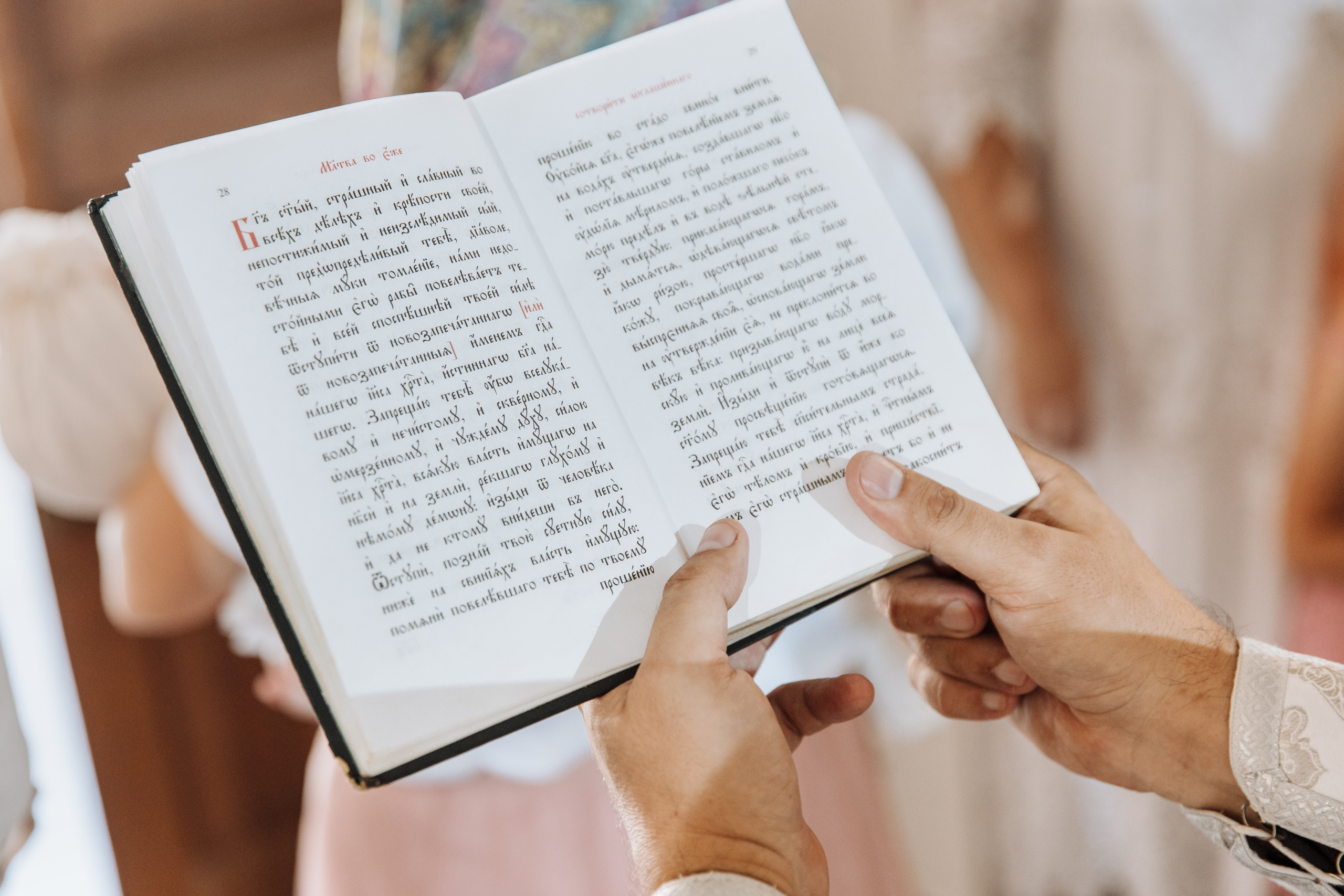 Талантливый фотограф на крещение в Храме Георгия Победоносца. Свадебный фотограф в Абхазии, Сухум, Гагра, Сочи