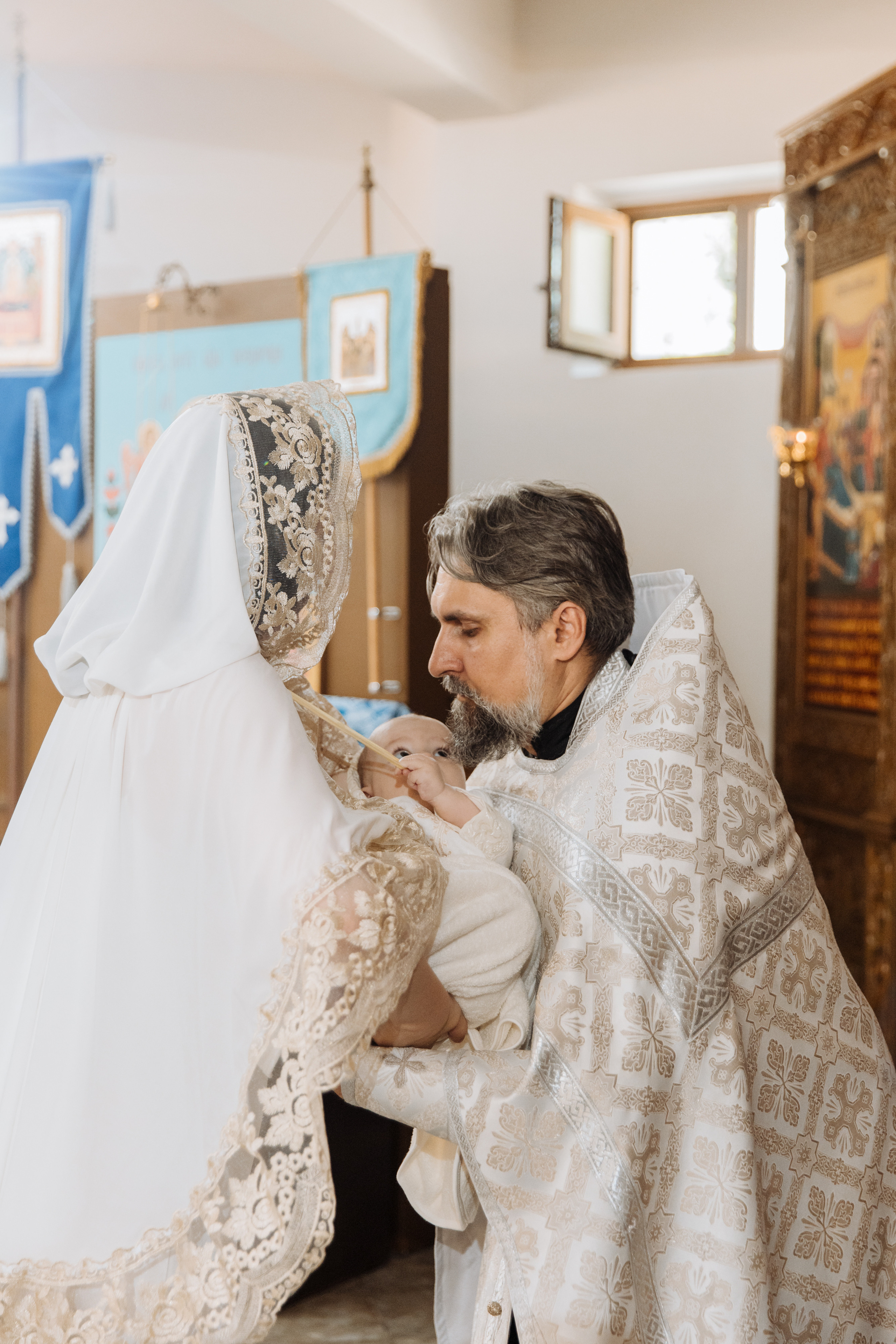 Талантливый фотограф на крещение в Храме Георгия Победоносца. Свадебный фотограф в Абхазии, Сухум, Гагра, Сочи