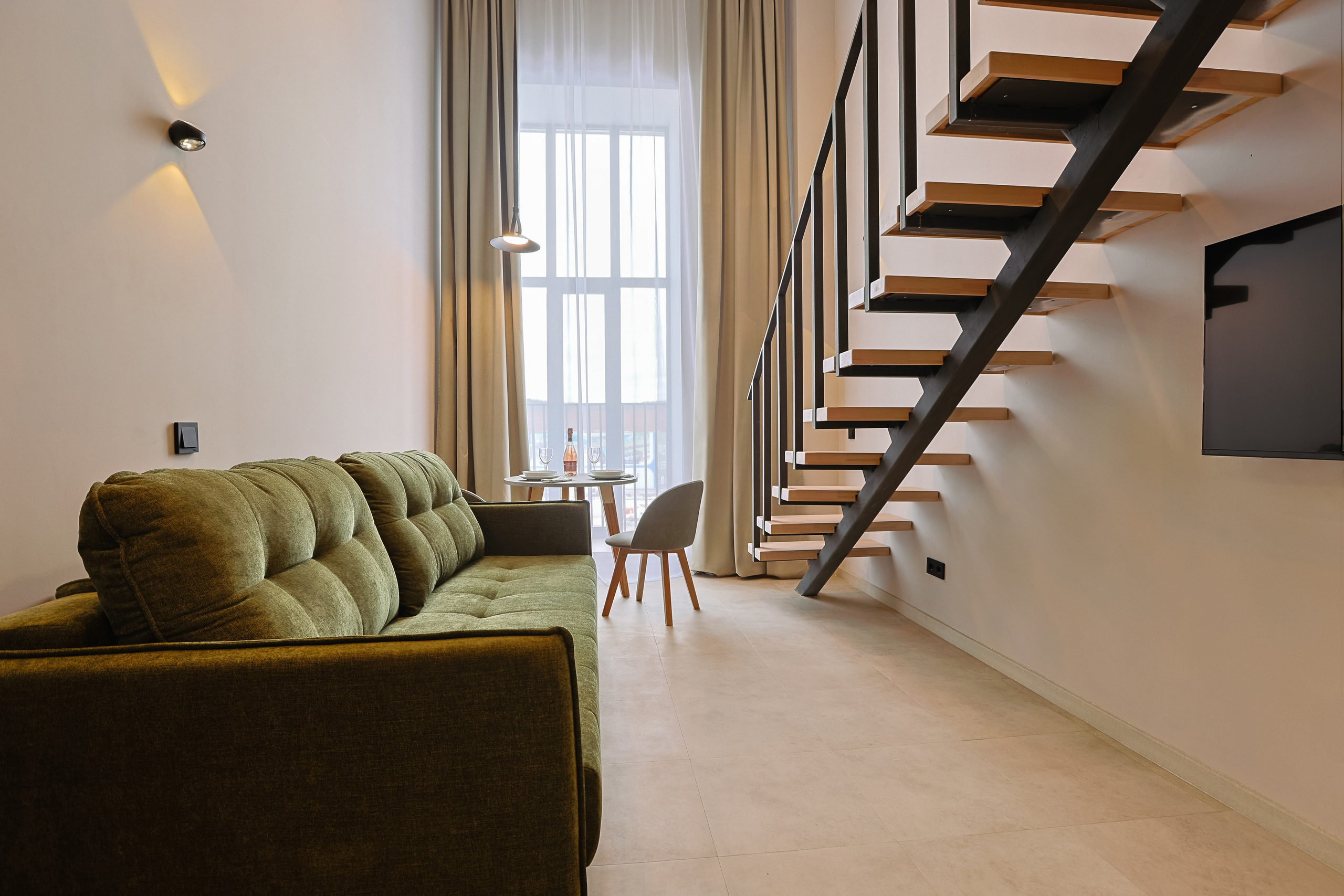 Фотограф для интерьерной съемки апартаментов. Контент для бизнеса в Екатеринбурге Полдень Медиа