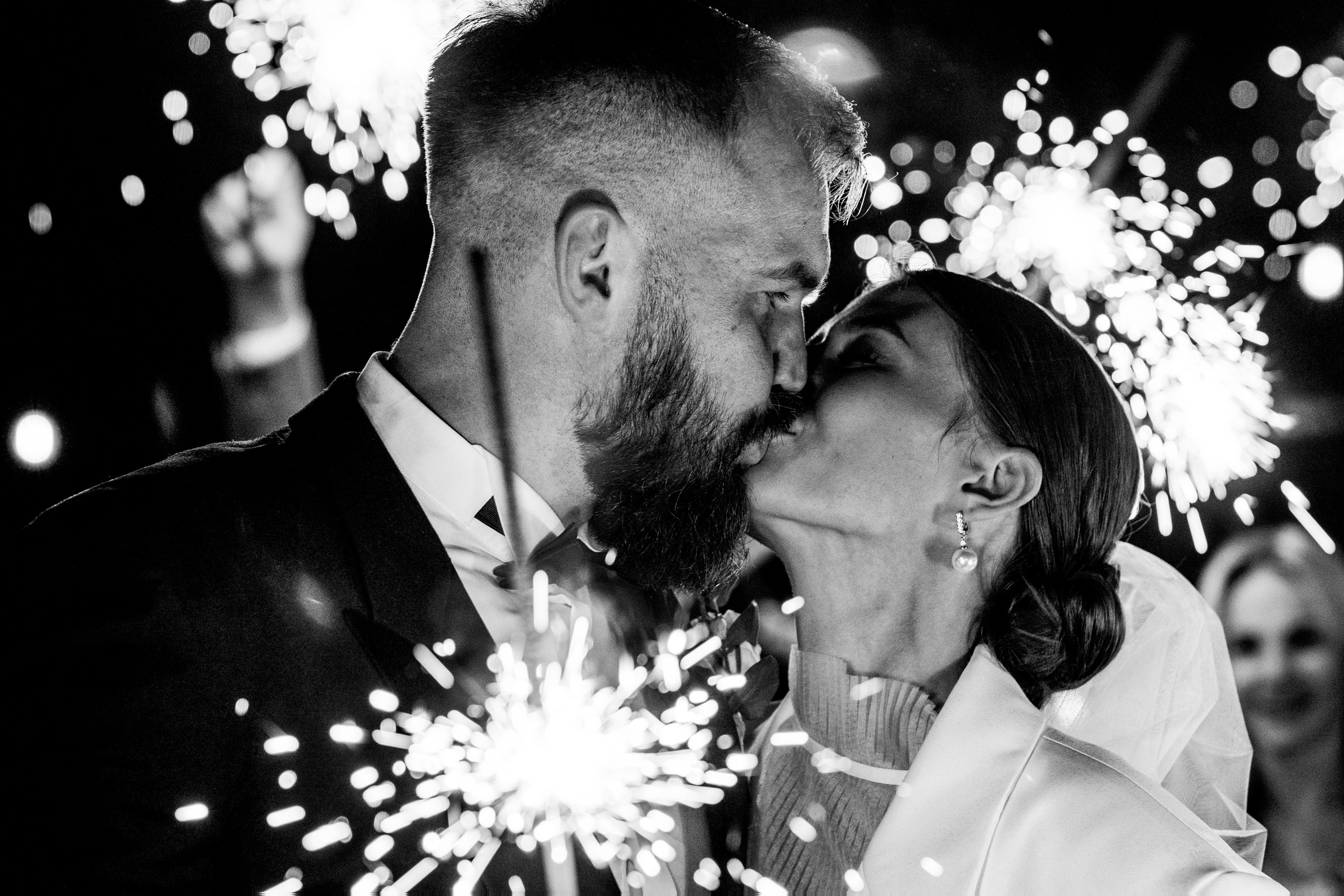 Олег и Лиза под бенгальскими огнями. Professional photoartist in St. Petersburg (wedding, reportage, portrait, model book, love story) Alexander Shvedov