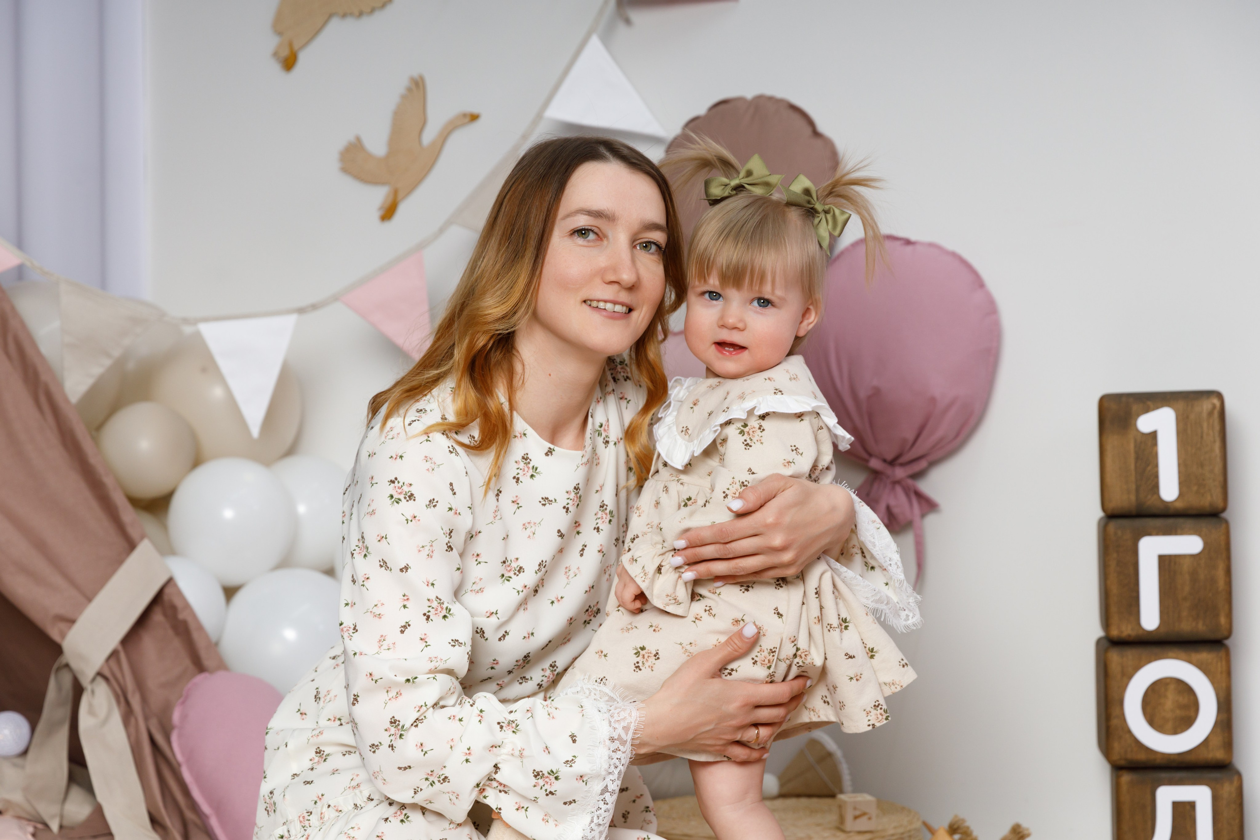 Фотосессия на годовасие. Фотограф Анна Телекаева, выпускные альбомы, семейные и репортажные съемки в Омске