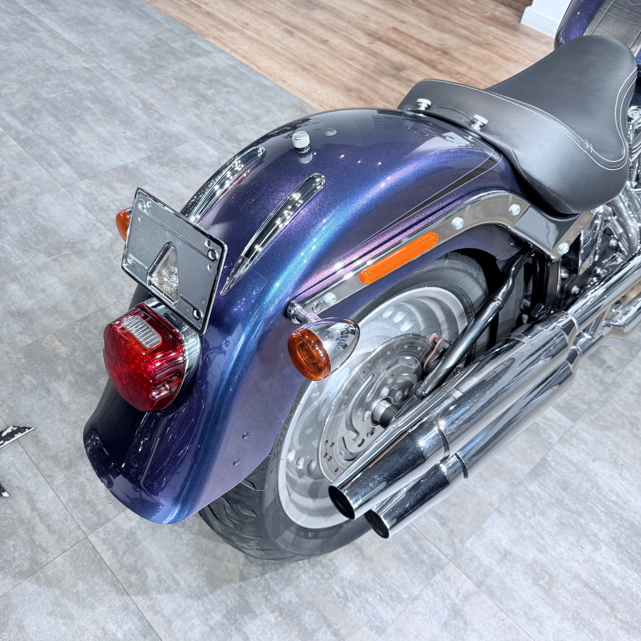 Мотоциклы Harley-Davidson 2010 Fat Boy (Flame Blue Pearl) (Softail) — купить мотоцикл. Hello Davidson, Москва. Только хорошие мотоциклы…
