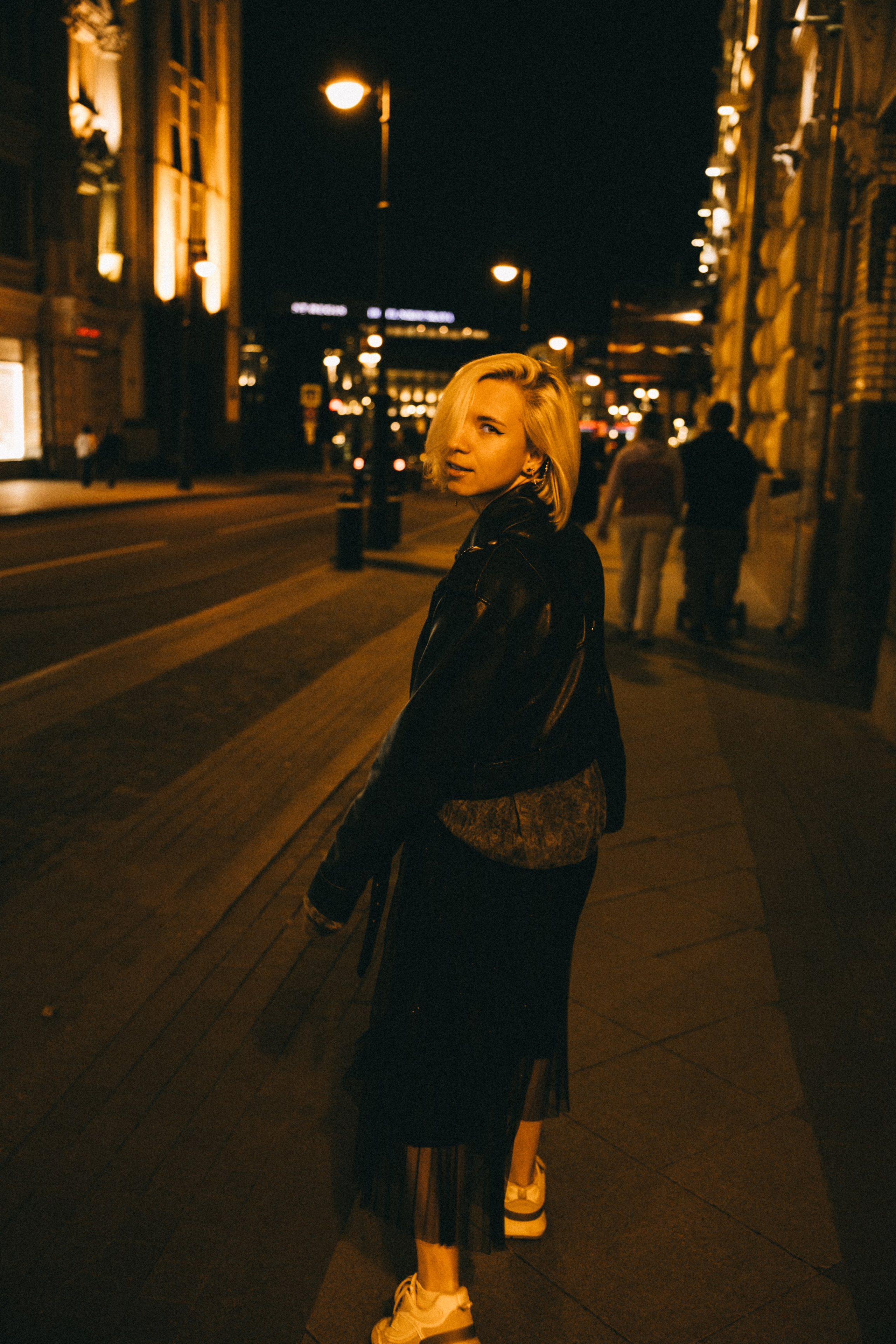 прогулочная фотосъемка вечером для девушки в москве