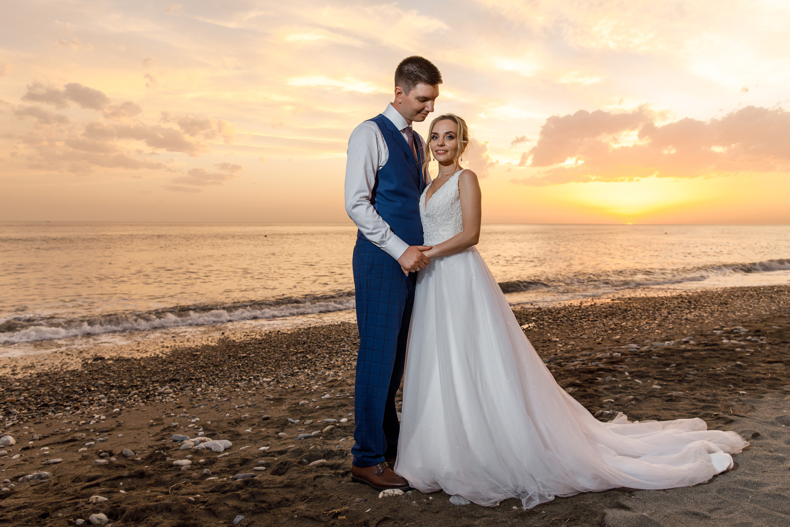 Красивый закат на море в Сочи