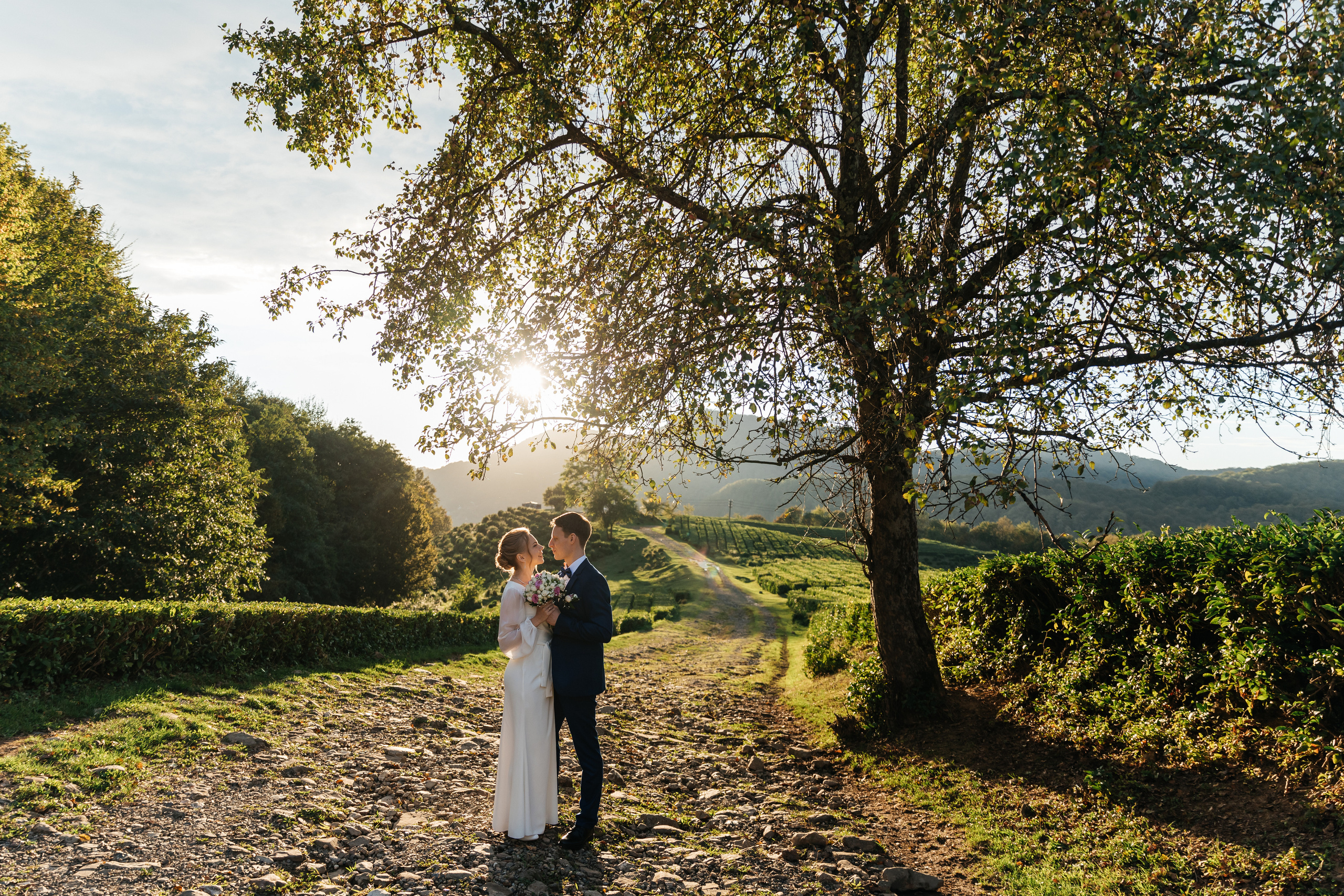 Супружеская пара на природе