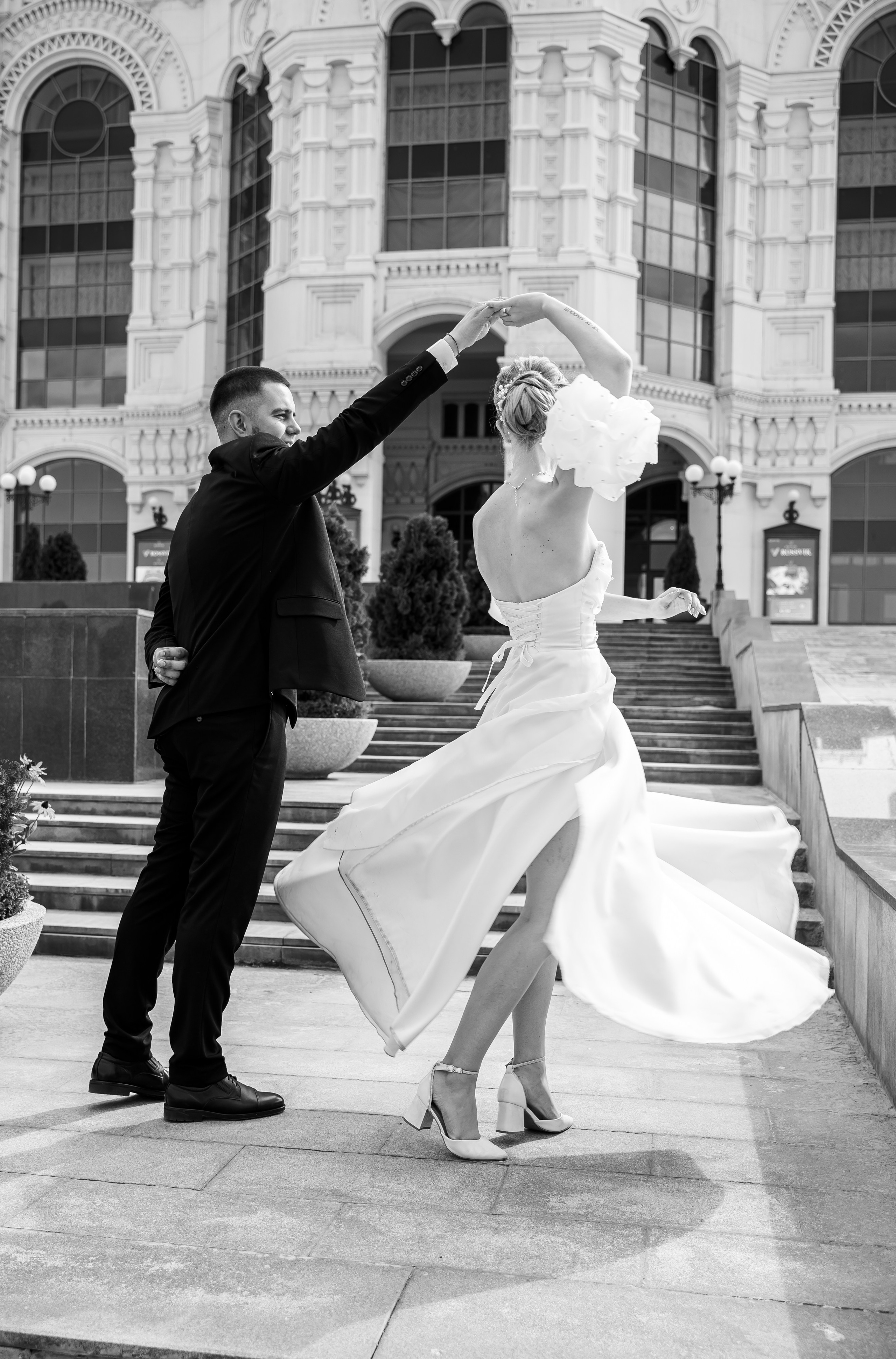 Танец молодых. Театр оперы и балета Астрахань. Свадебная фотосессия Астрахань. Свадебный фотограф Анна Шишкина Астрахань