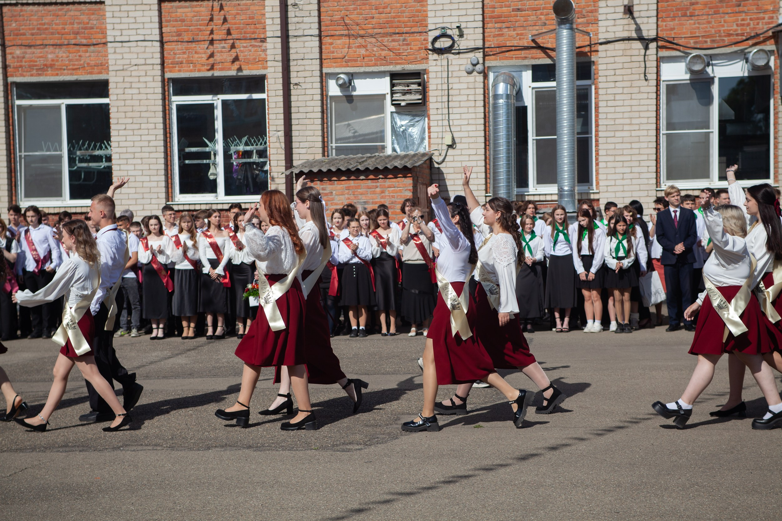 Последний звонок в Десяточке