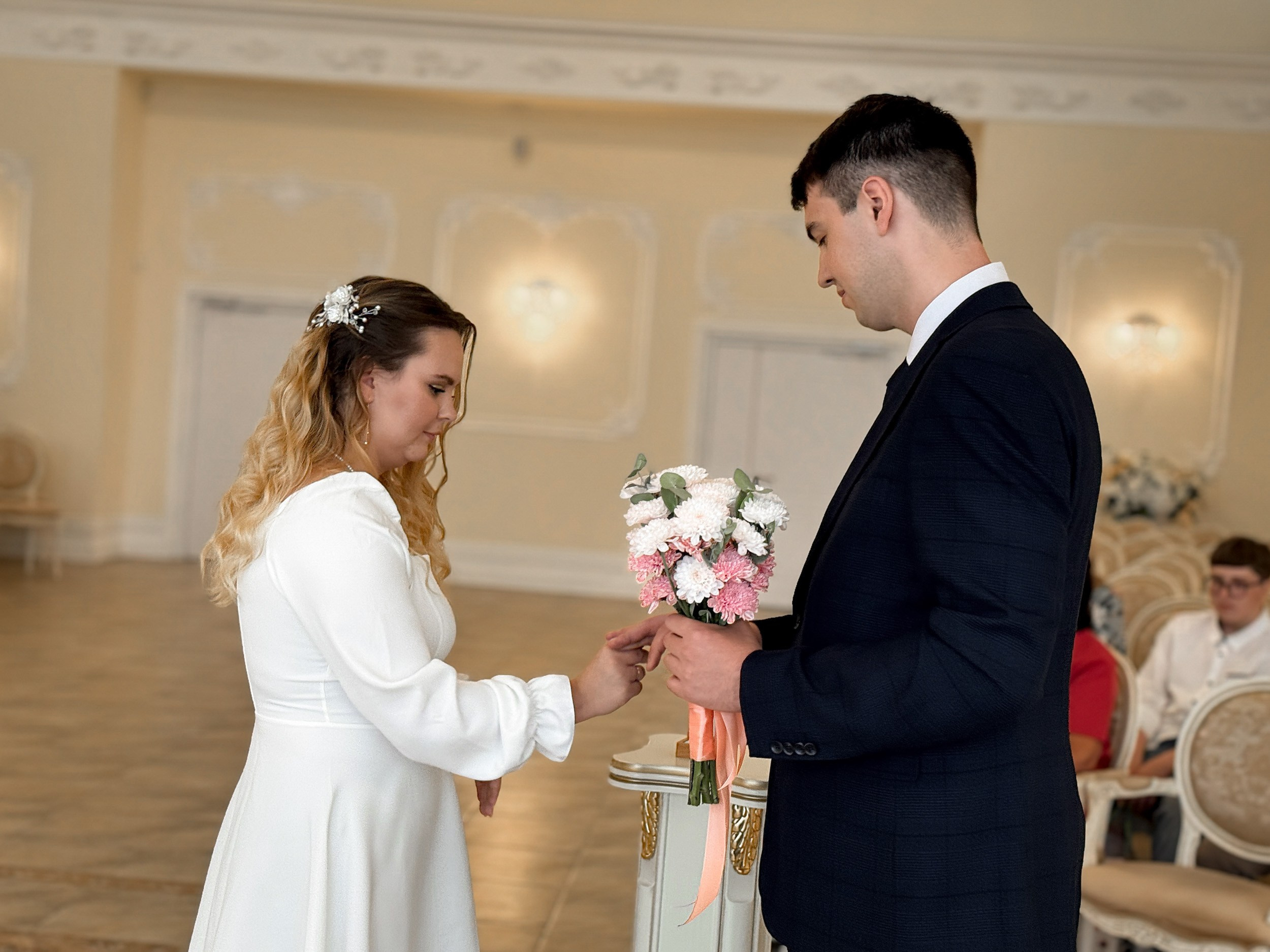 Фотосъёмка свадьбы на айфон в Петергофе. Фотограф Алексей Лукин. Свадьба, мероприятие, корпоратив, юбилей, фотосессия, портрет. Фотосъёмка в Санкт-Петербурге. Ретушь фотографий