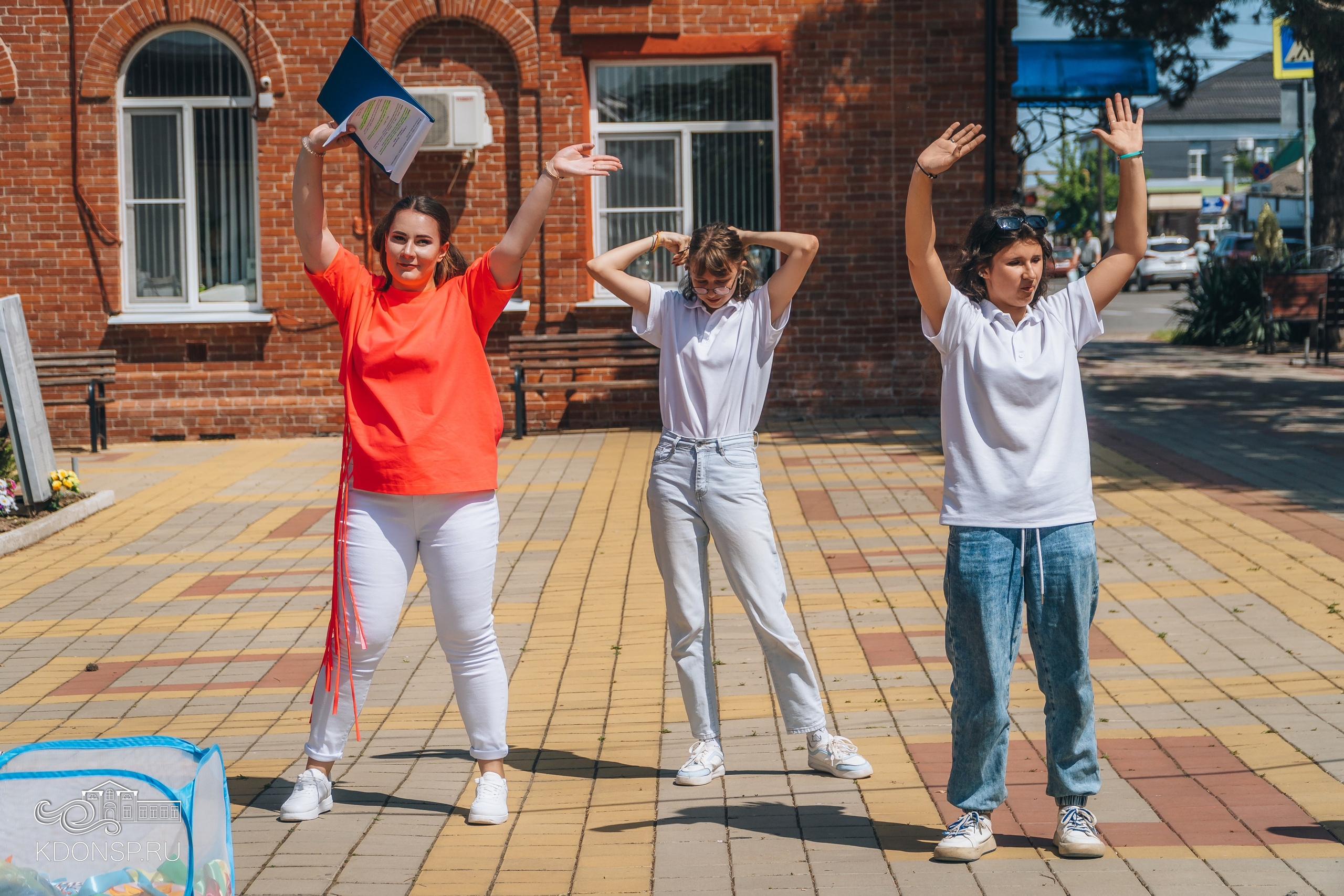 Должны смеяться дети. Новотитаровский Дом культуры