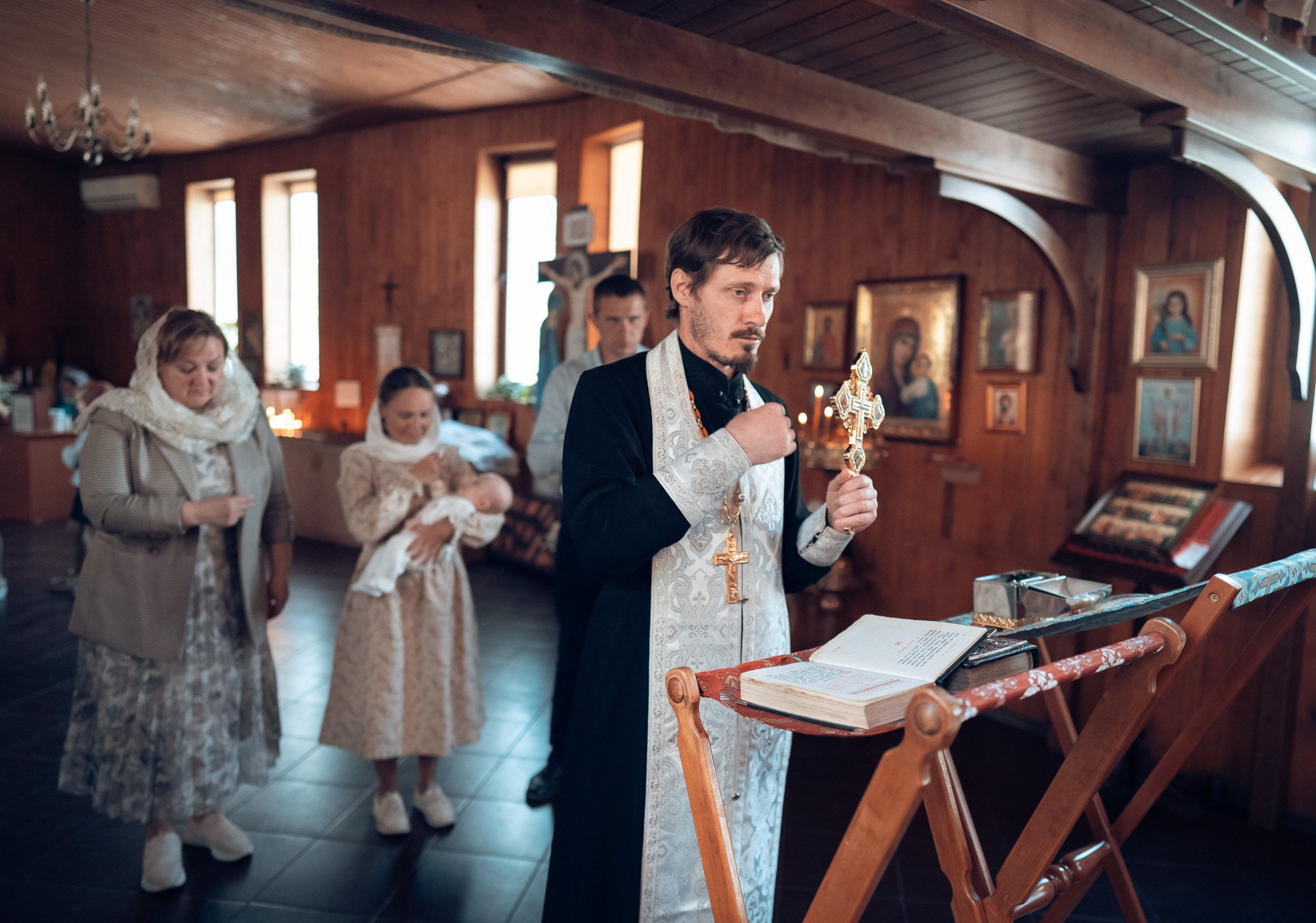 Крещение в храме Блж.Ксении Петербургской Севастополь. Церковный фотограф Севастополь
