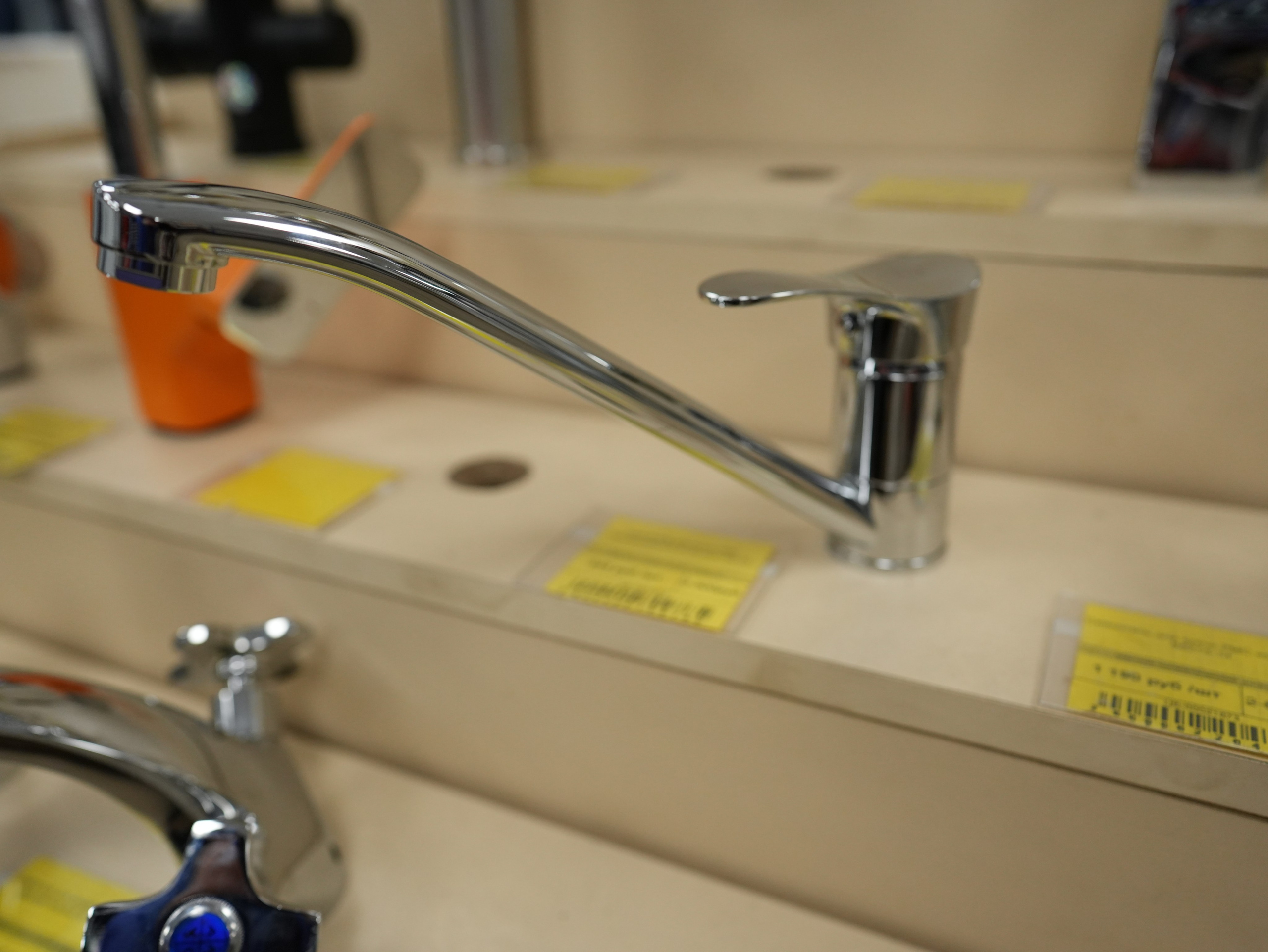 Смесители. Строительный магазин низких цен Экономкин