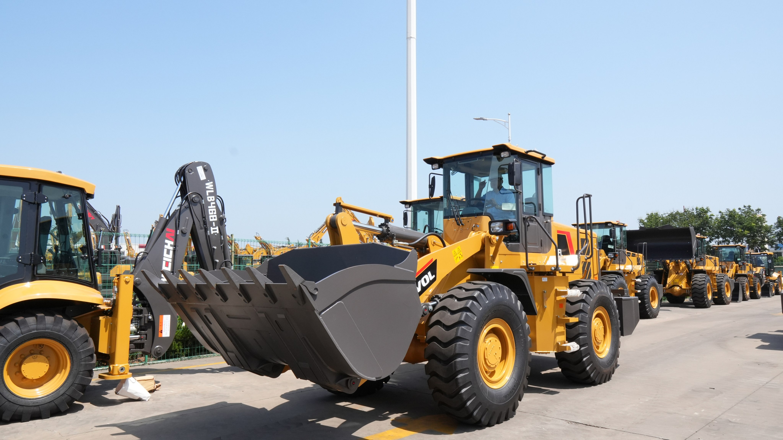 Фото фронт. погр. Weheavy WL855F-N. Продажа и обслуживание грузовой техники и спецтехники в г. Новосибирск компания СТИ