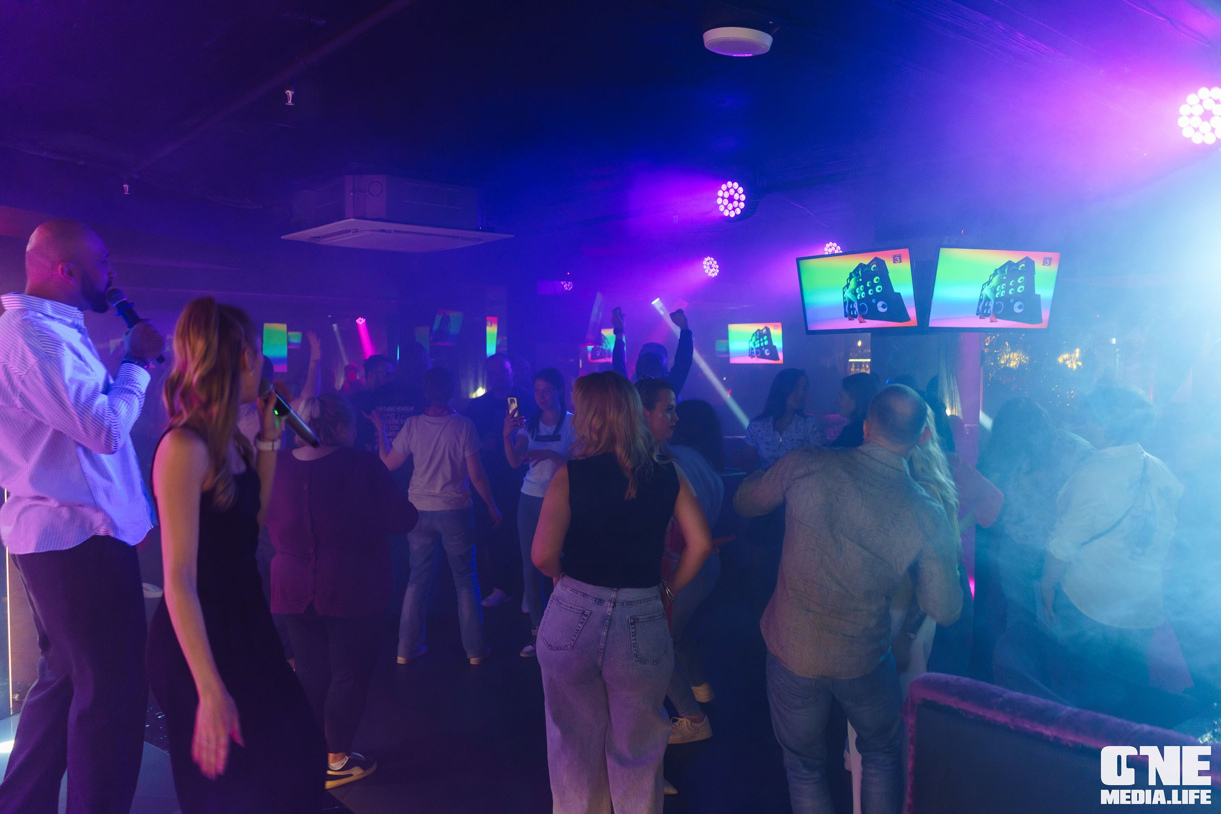 Фоторепортаж из караоке-клуба Эйфория. One Media Life: фоторепортажи, фотоотчеты с мероприятий и заведений