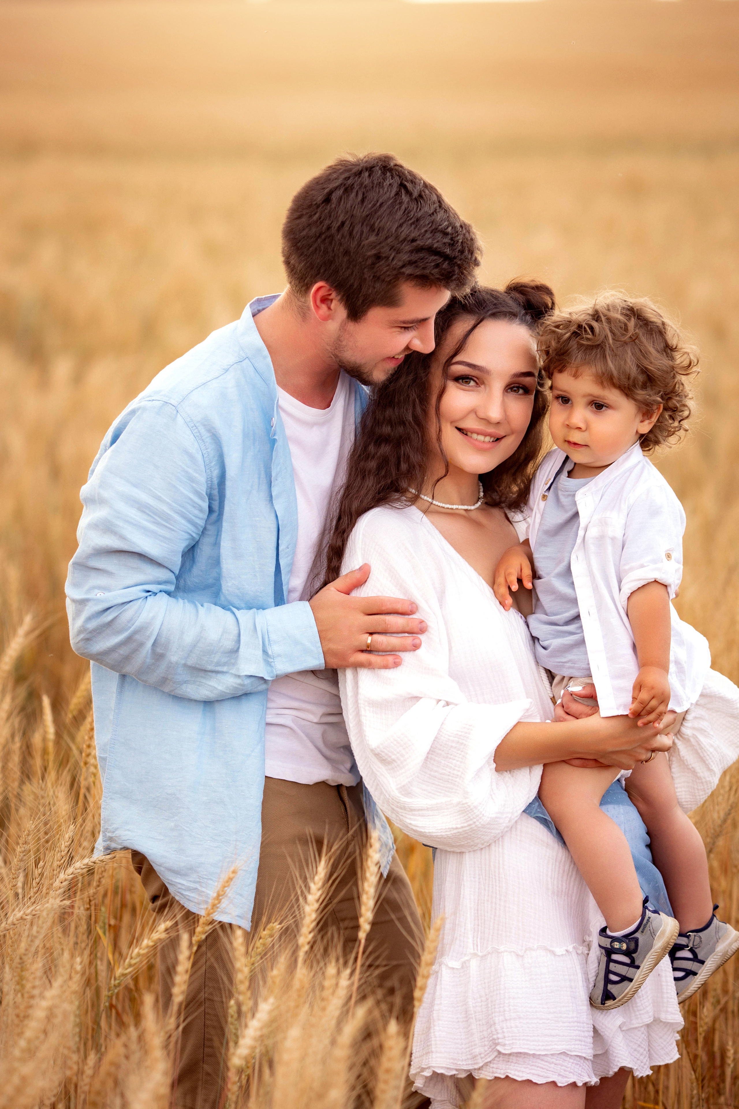 Фотосессия в Пшенице для Марии и ее семьи. Детский и семейный фотограф с животными в Москве Гурьева Надежда
