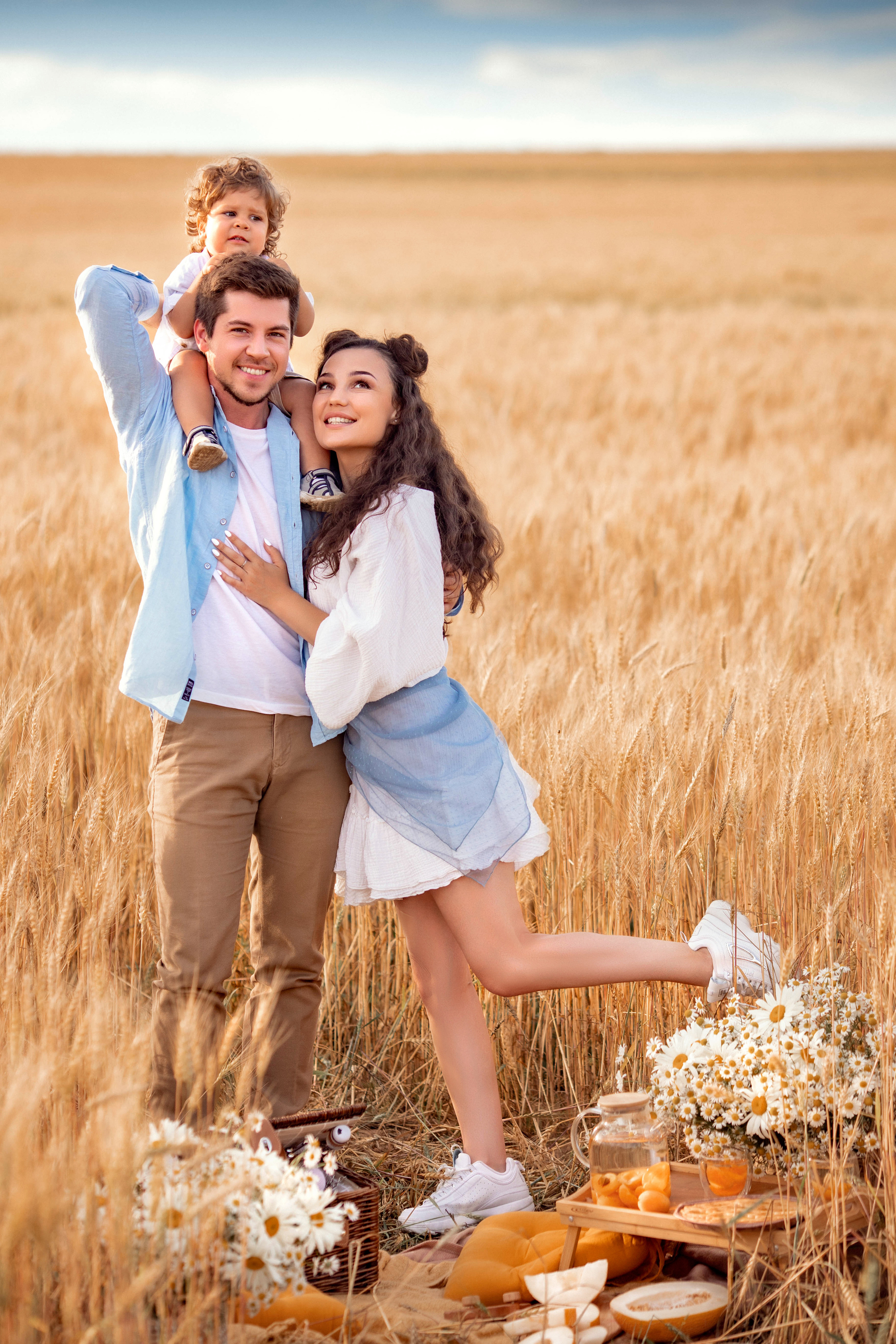 Фотосессия в Пшенице для Марии и ее семьи. Детский и семейный фотограф с животными в Москве Гурьева Надежда