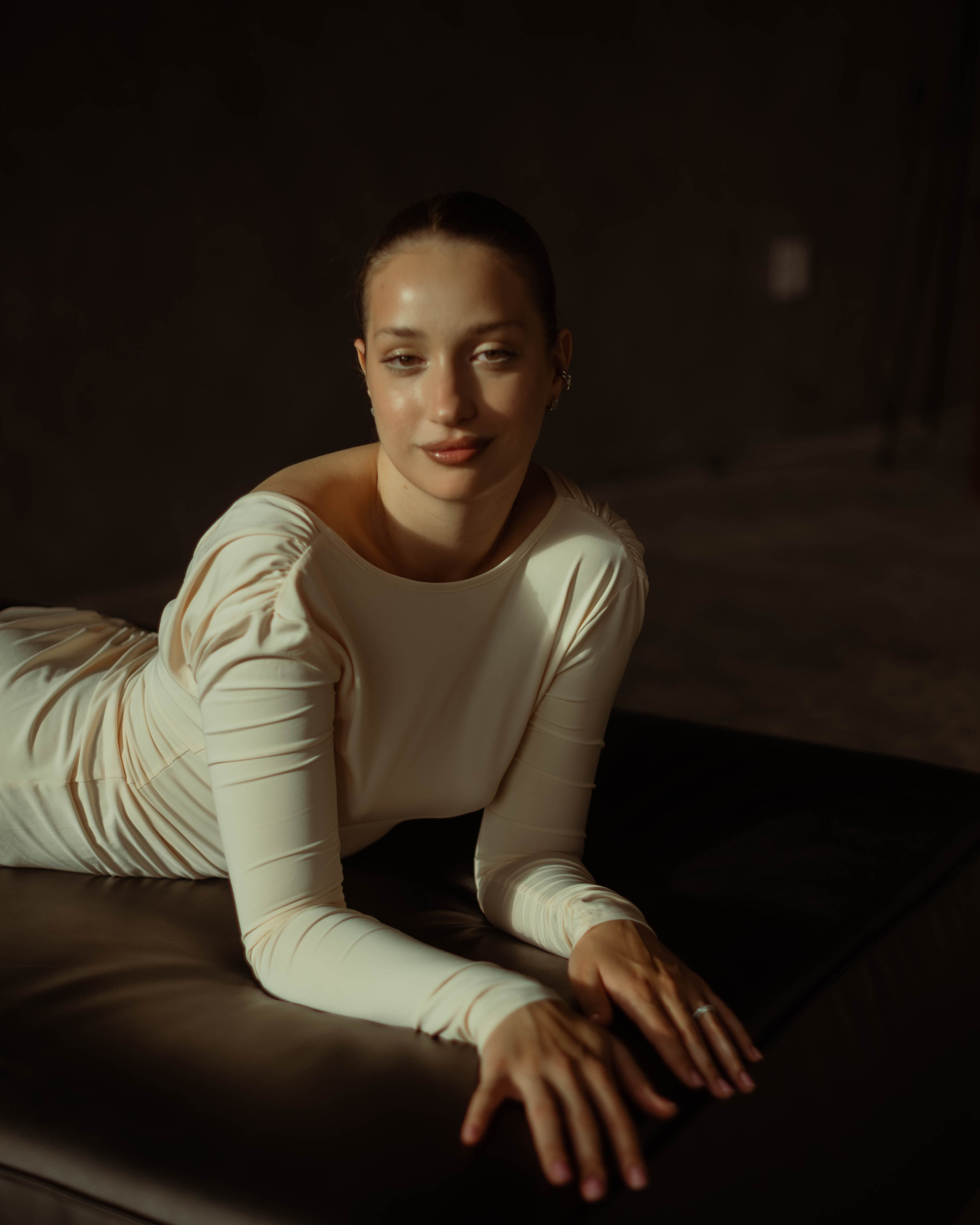 Агата. Женский фотограф. Создатель украшений ручной работы. Модель