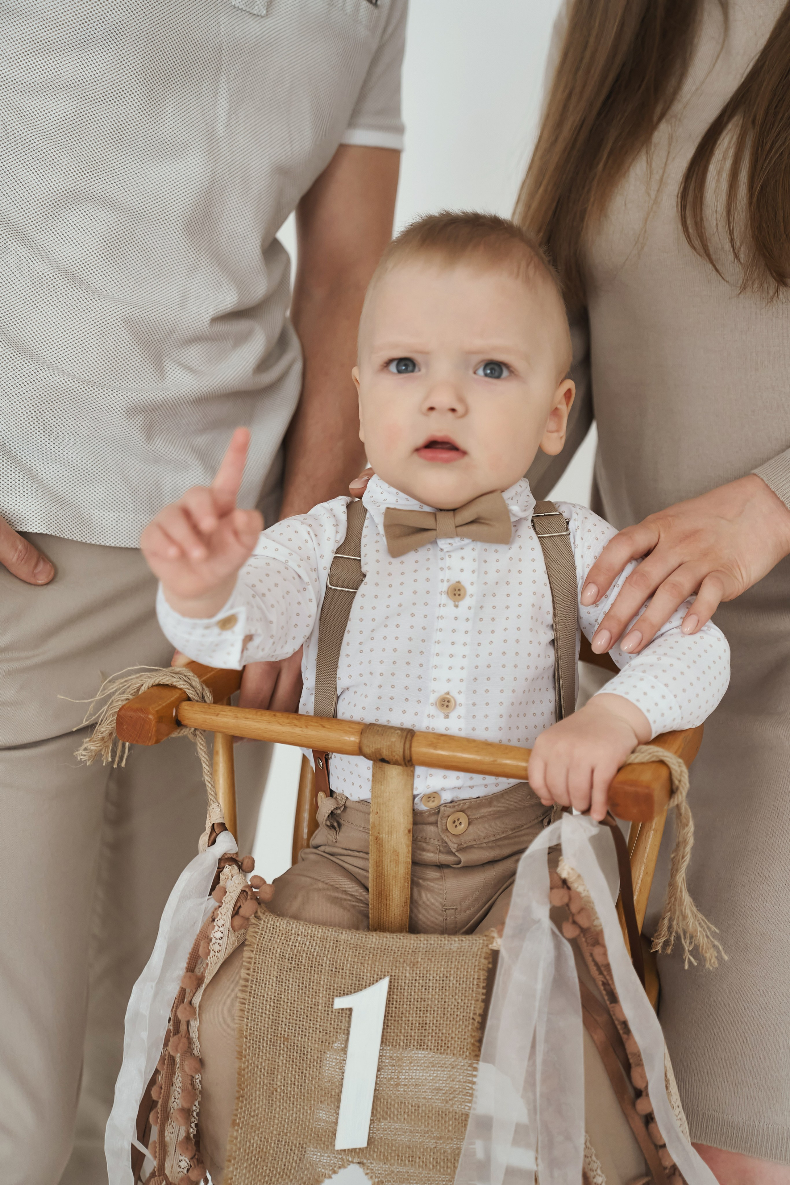 Семейная фотосессия в студии с детьми. Семейный фотограф Евгений Опарин
