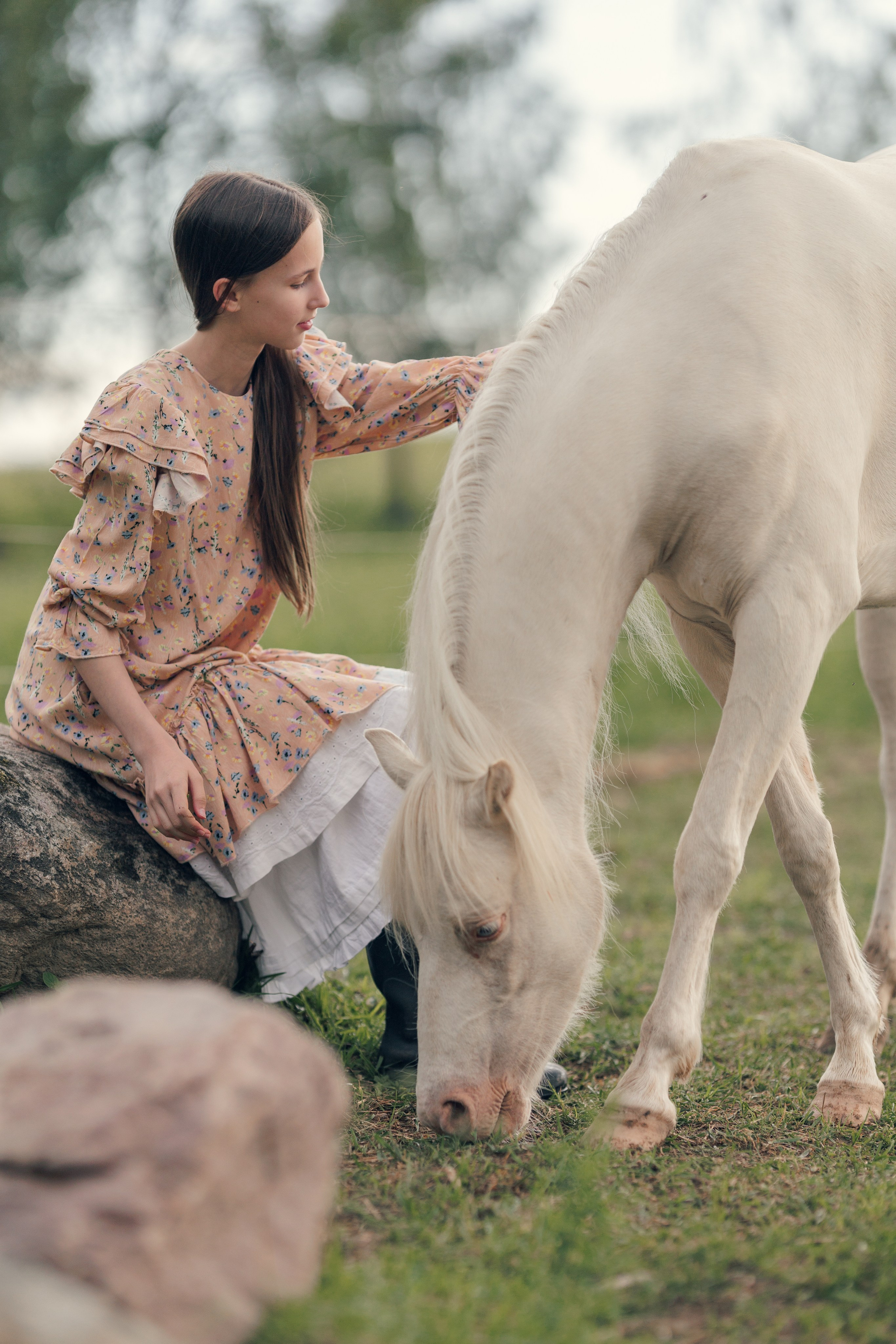 фотосессия с белой пони
